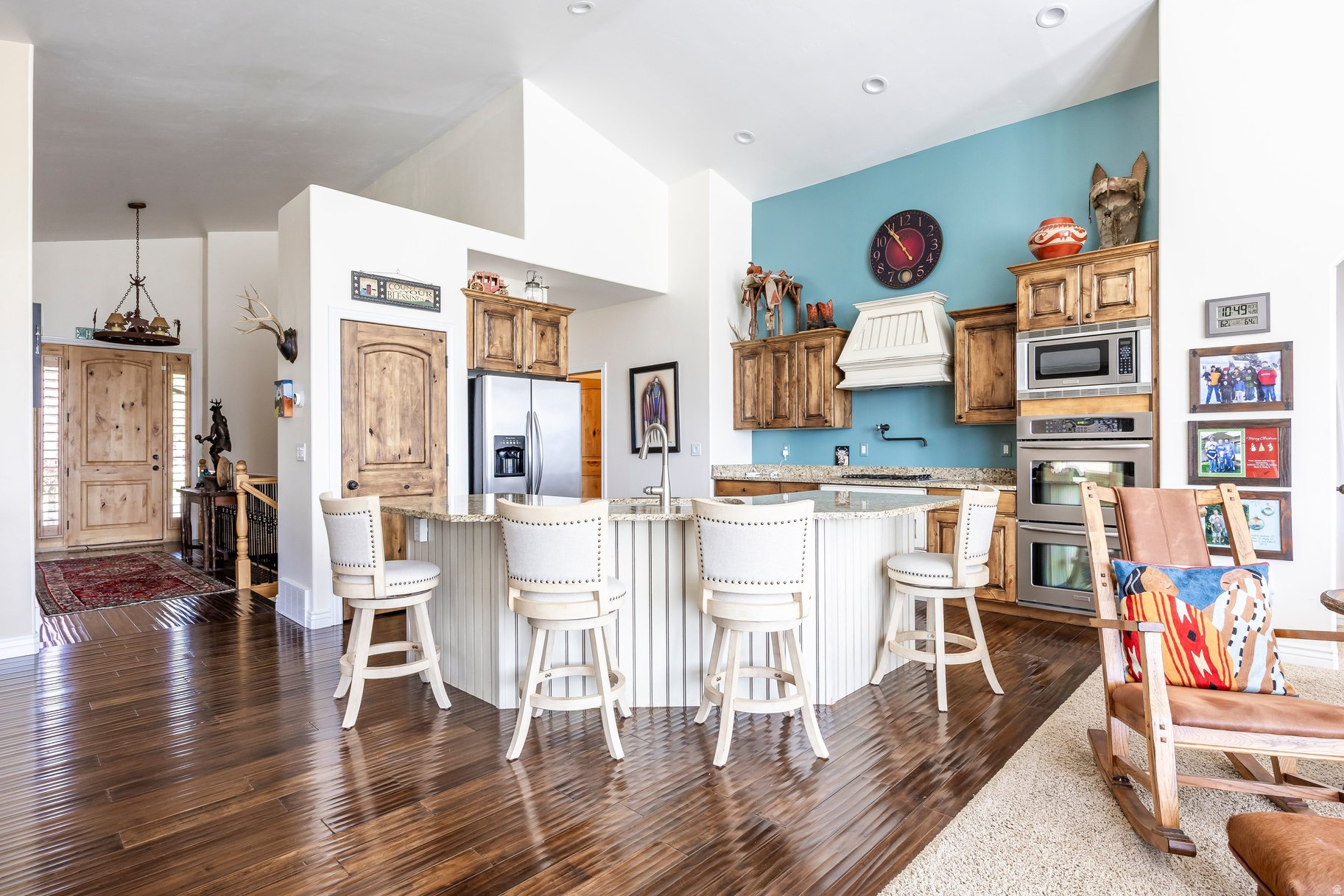 main property photo 6