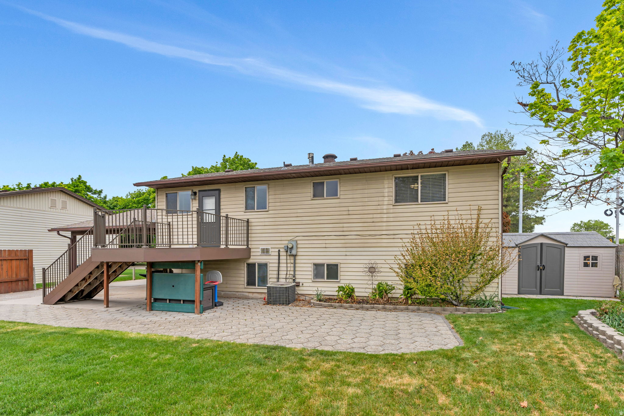 main property photo 23