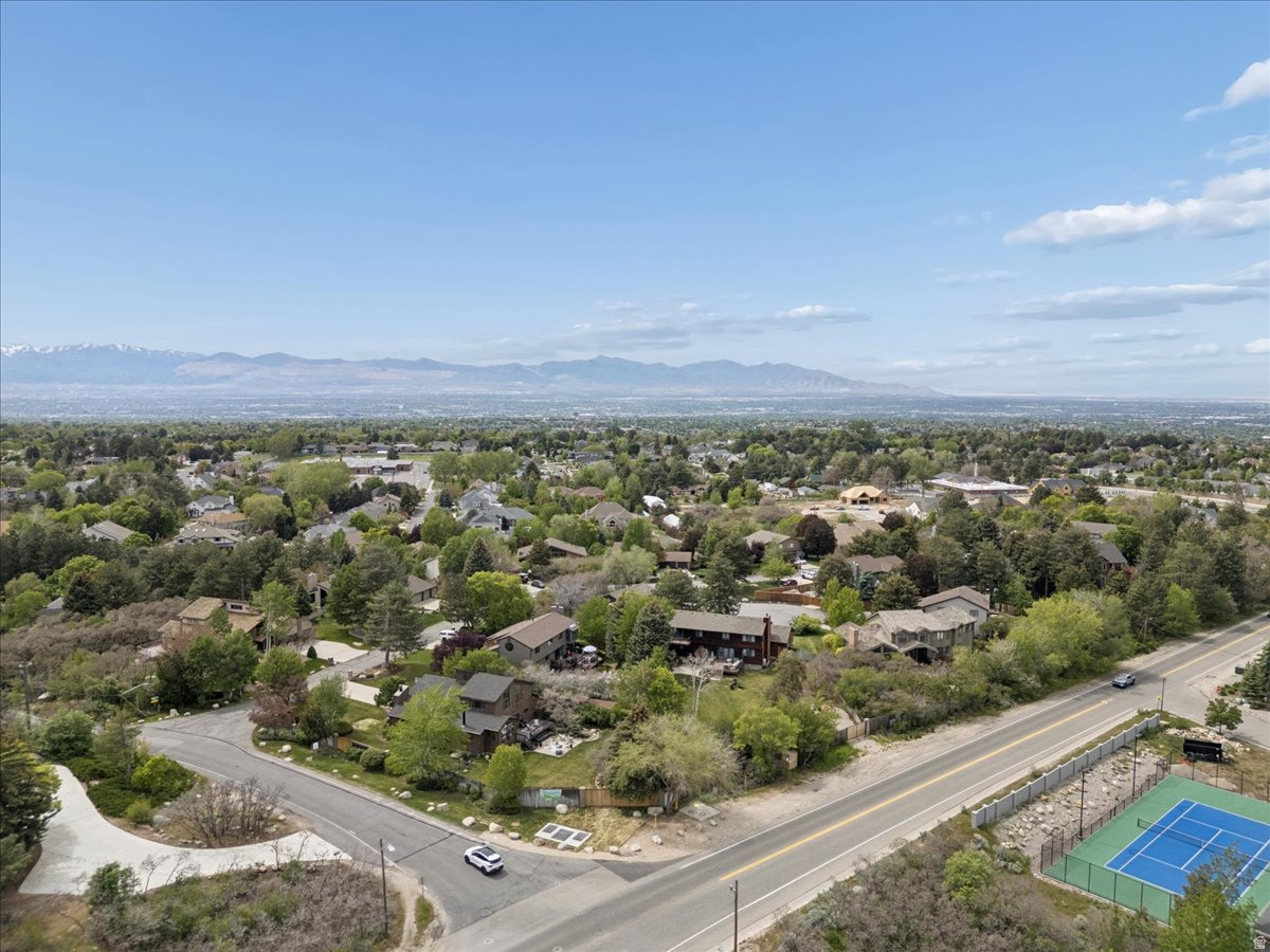 main property photo 74