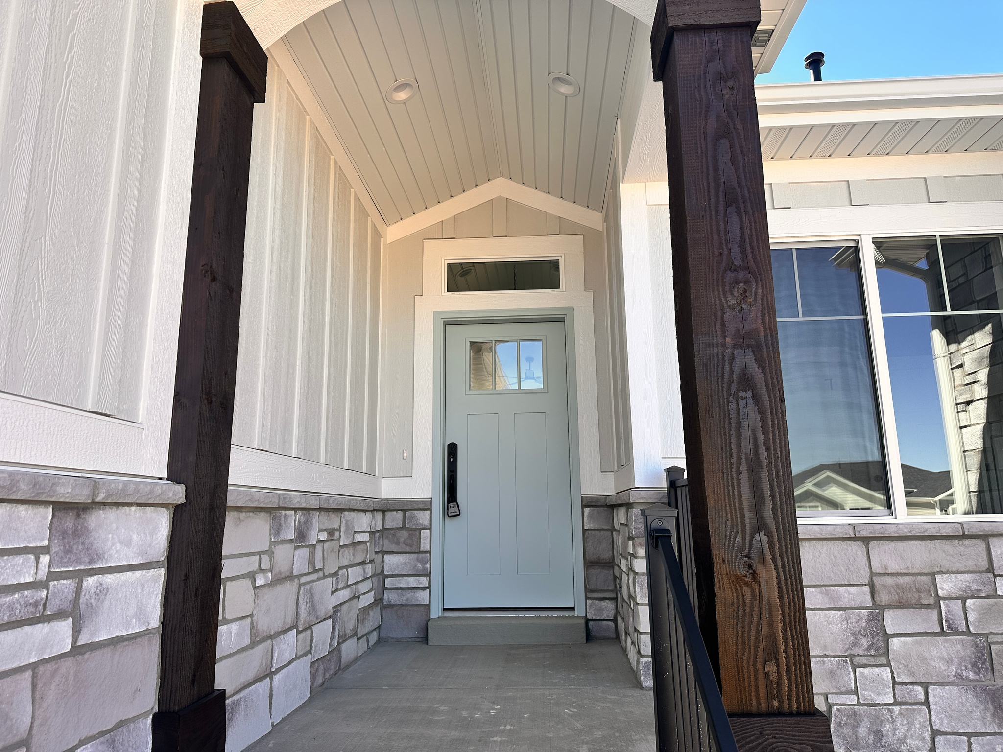 main property photo 25