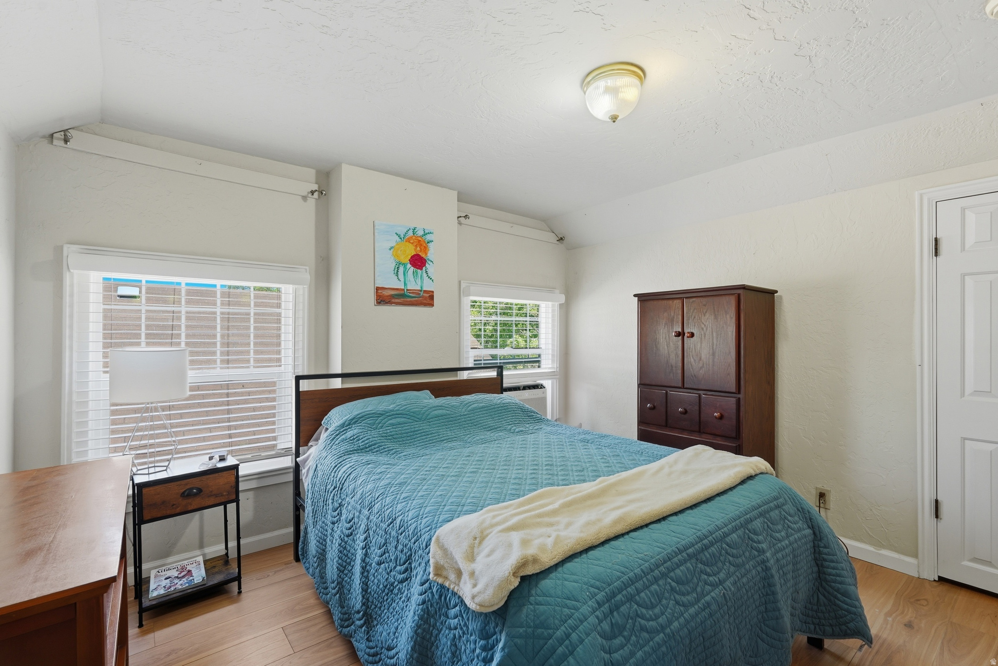 main property photo 28