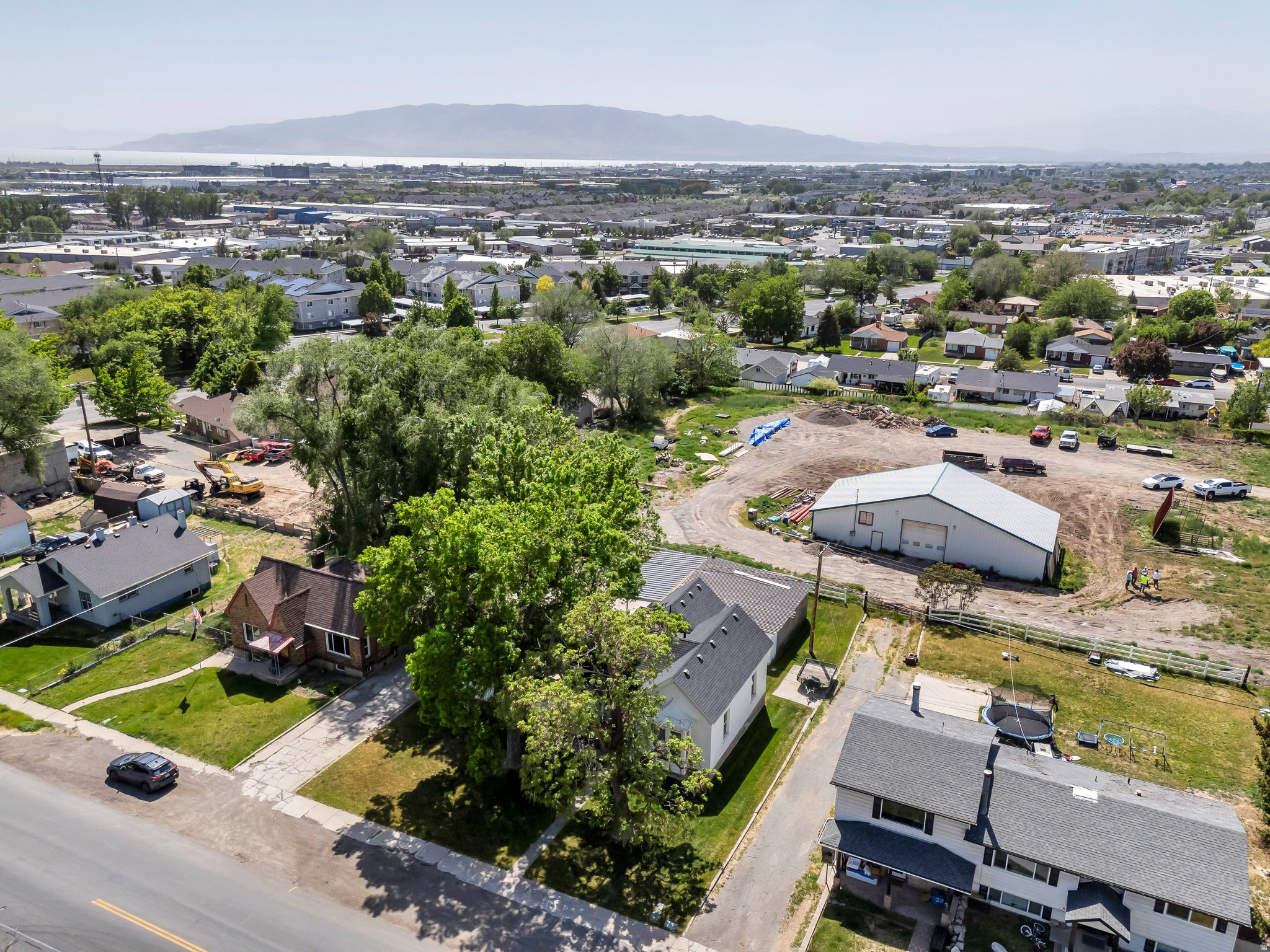 main property photo 31