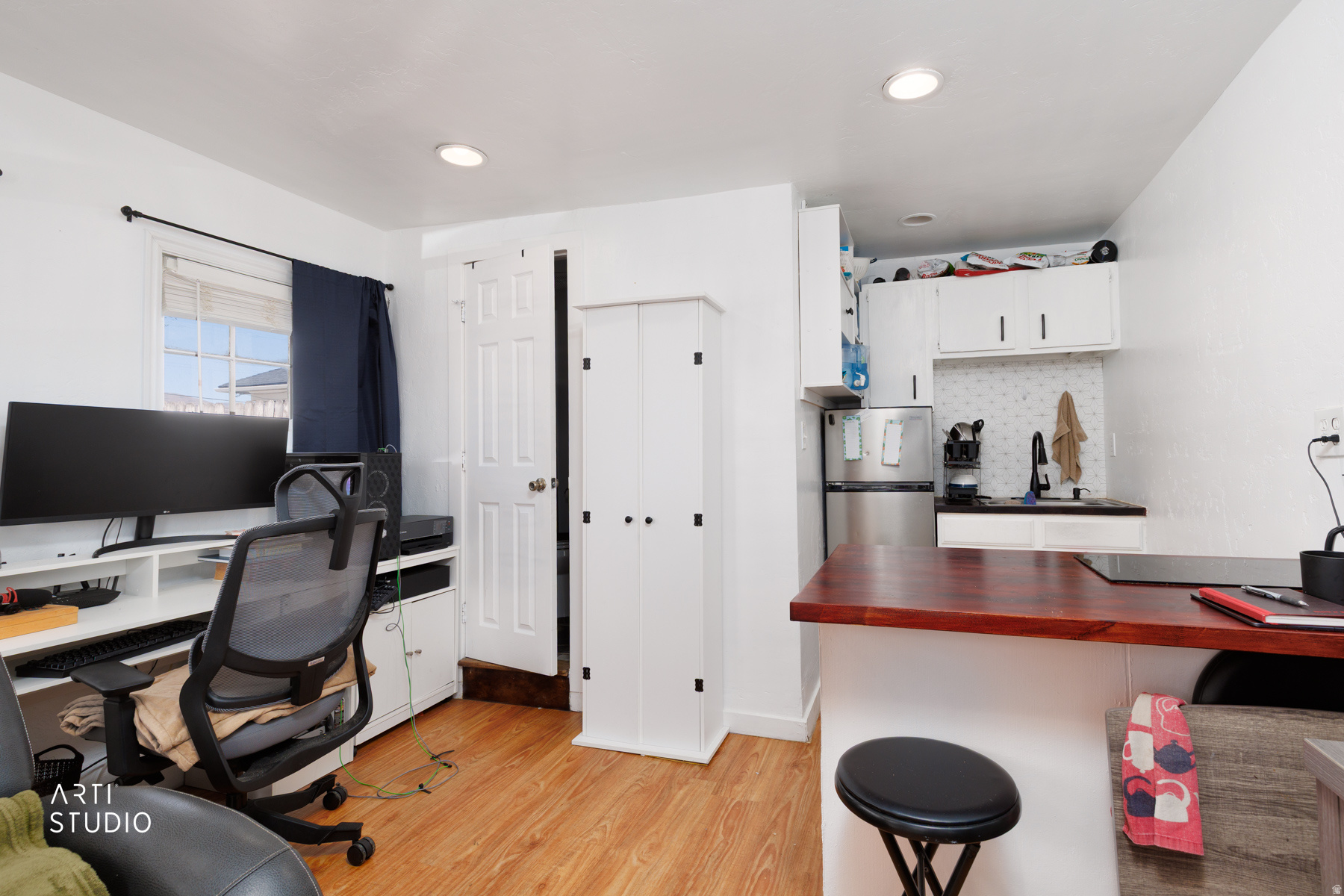 main property photo 14