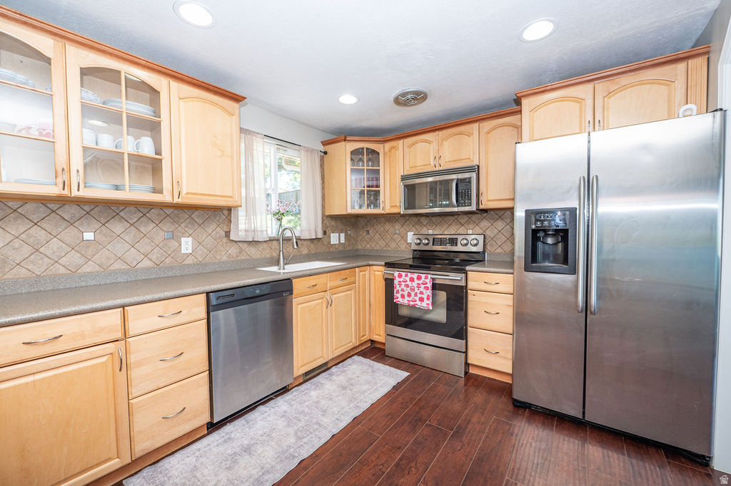 main property photo 13