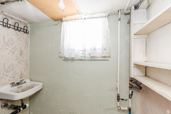 main property photo 25