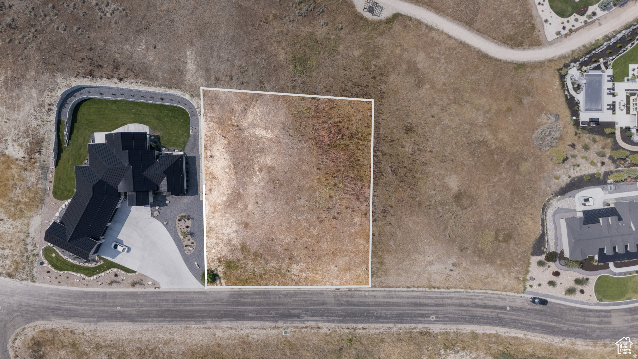 main property photo 18