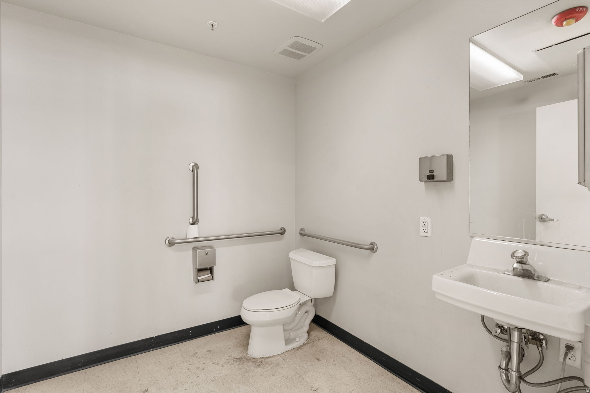 main property photo 17