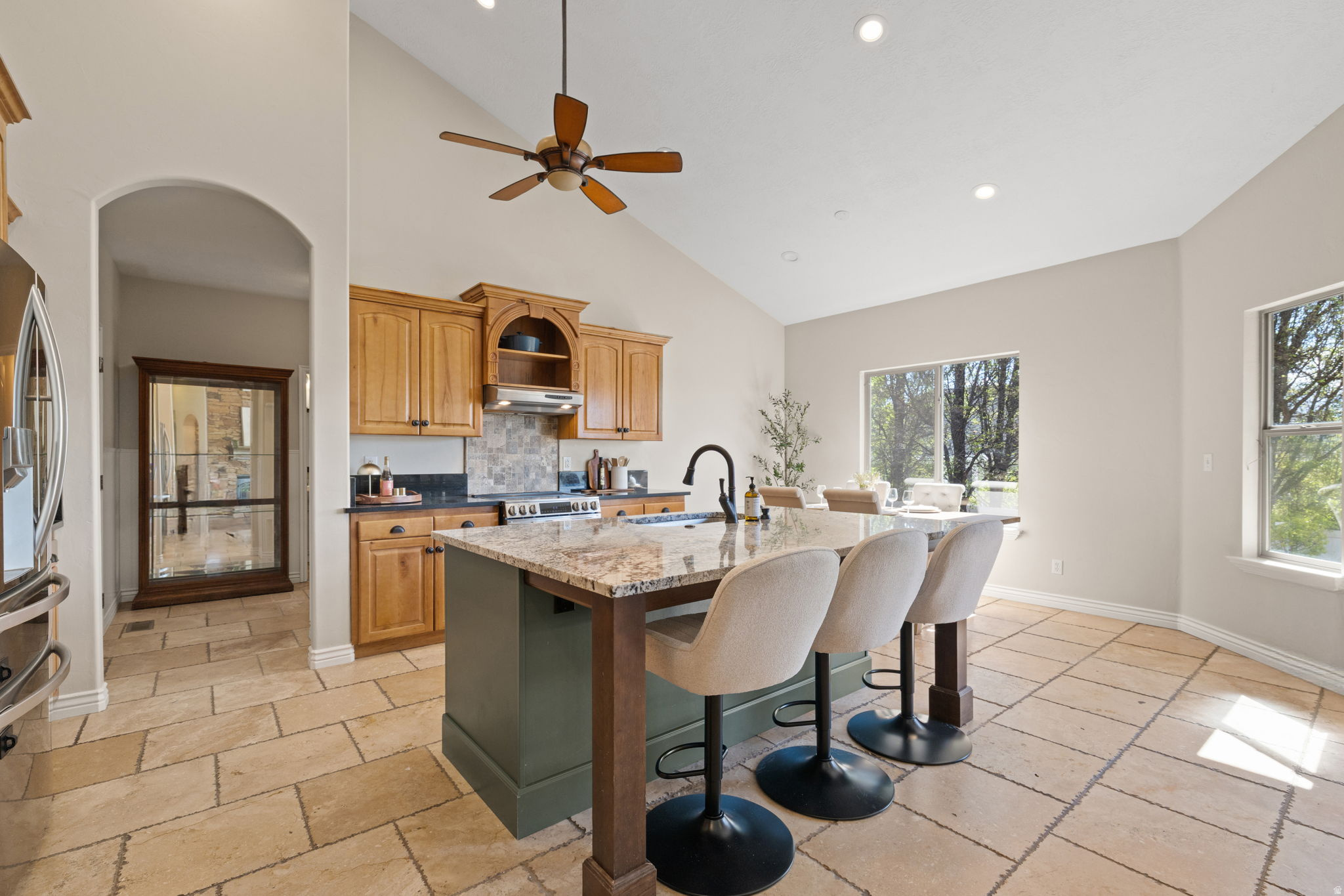 main property photo 13