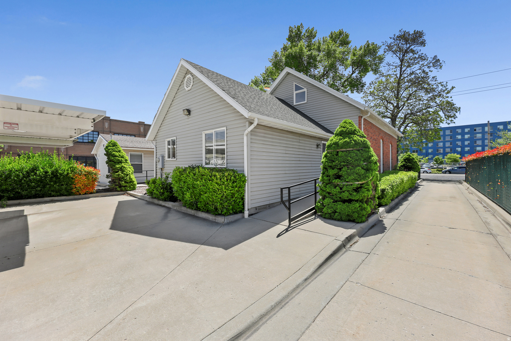 main property photo 20