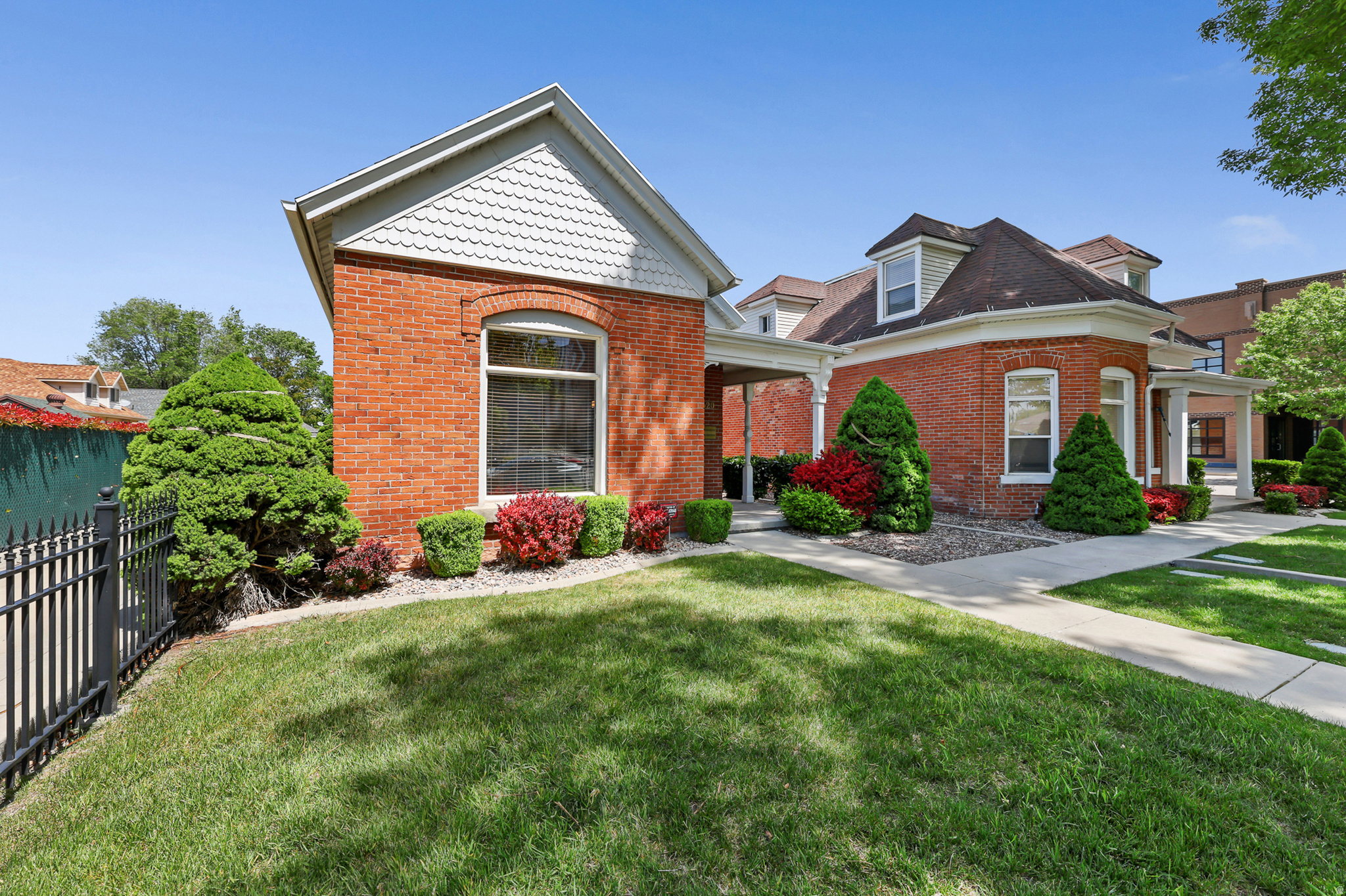 main property photo 24