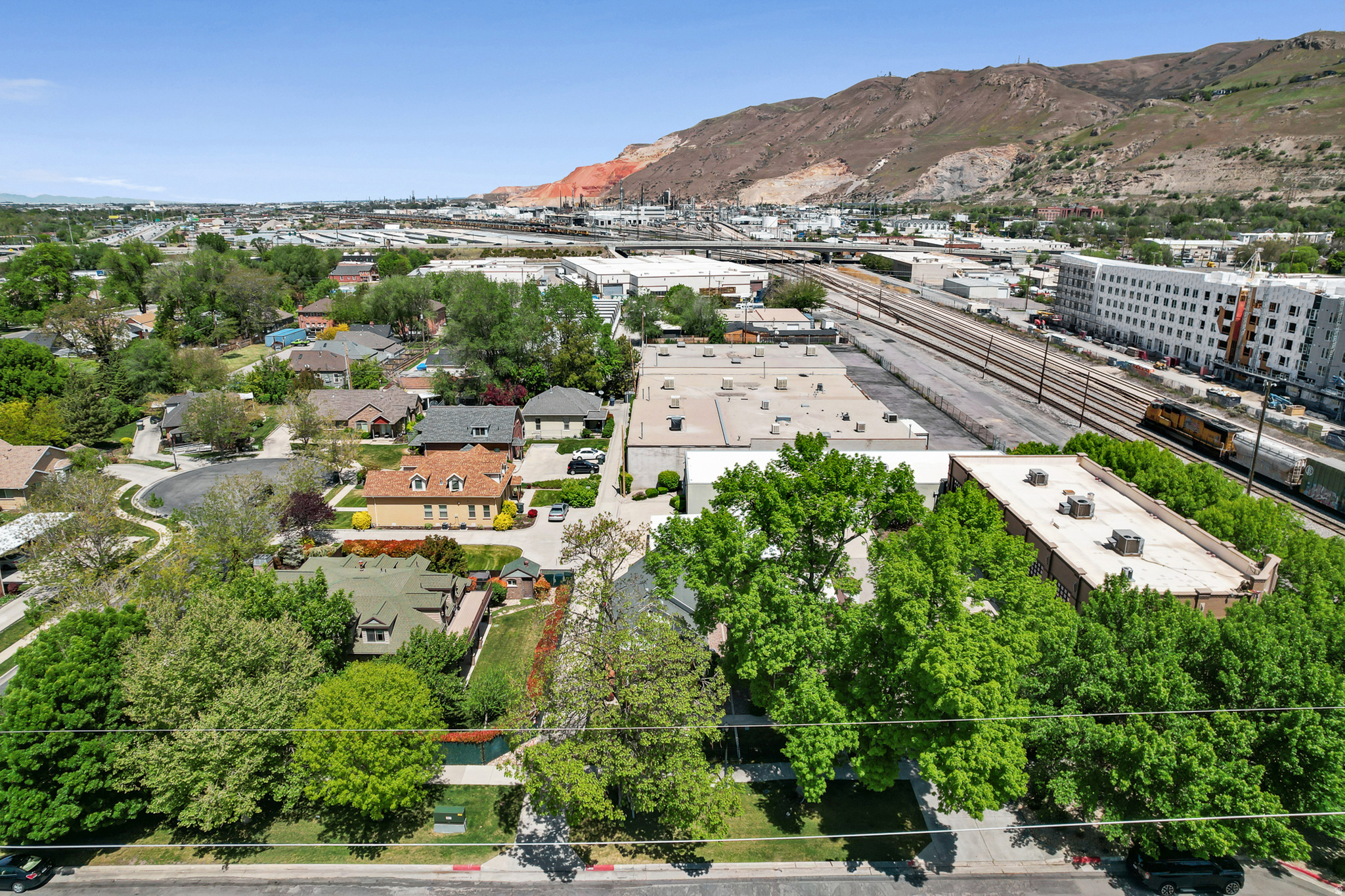 main property photo 30