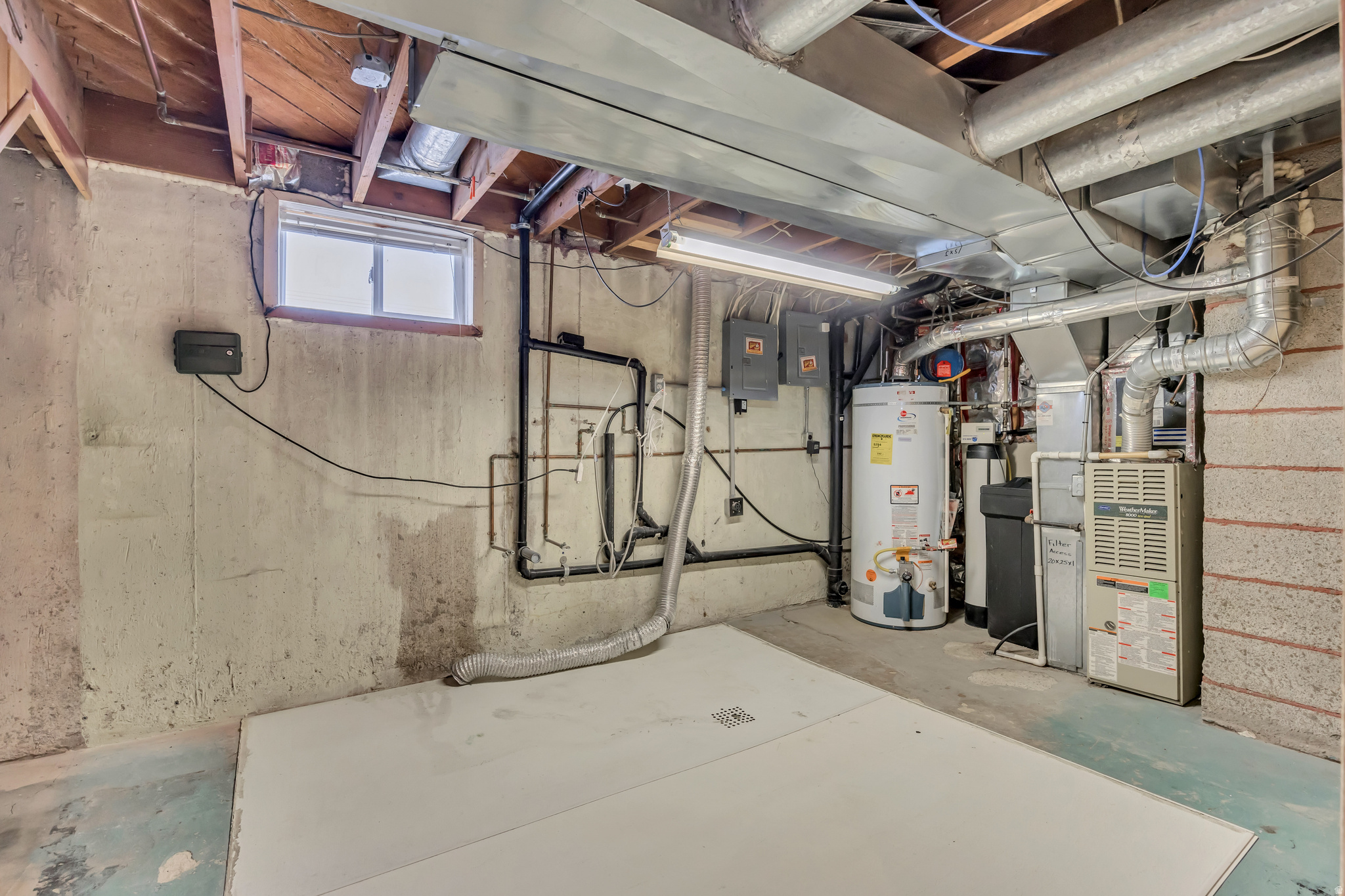 main property photo 13