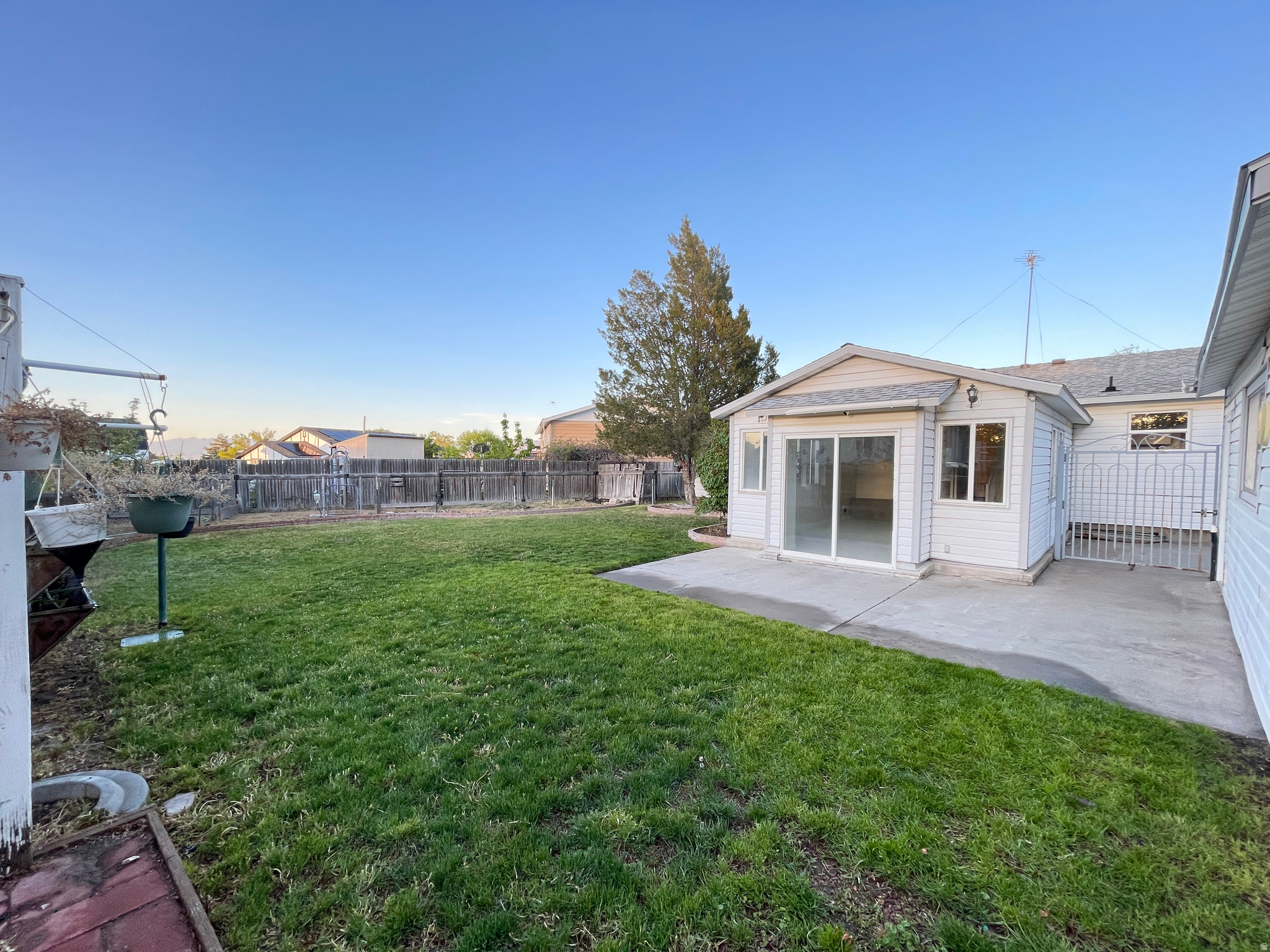 main property photo 6