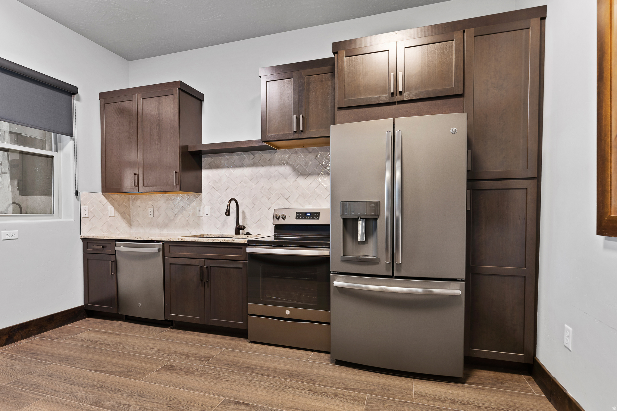 main property photo 74
