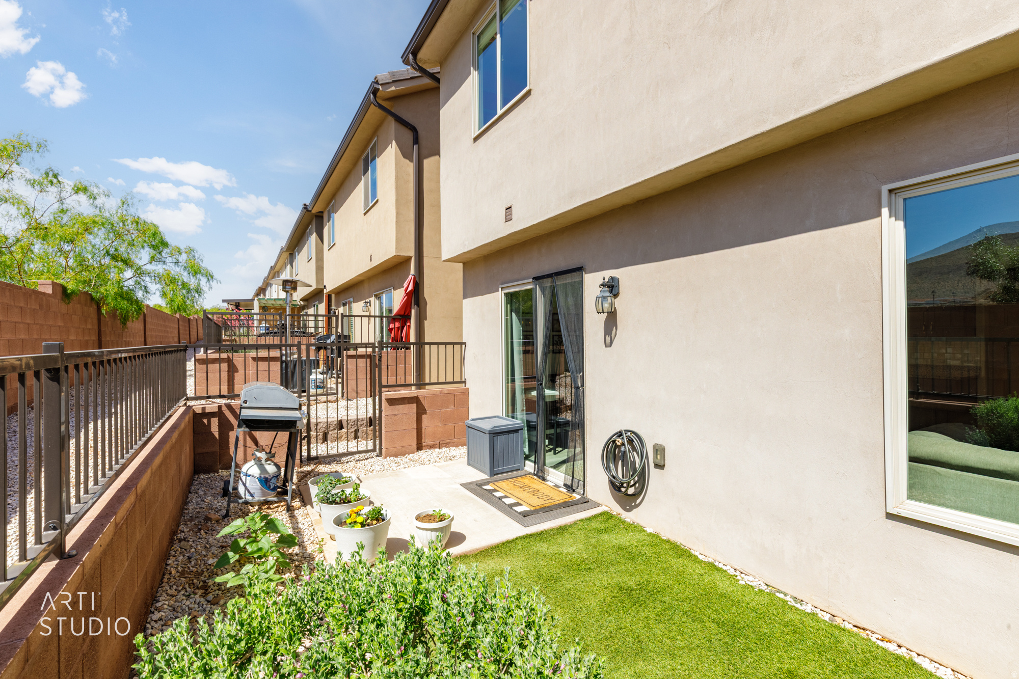 main property photo 28