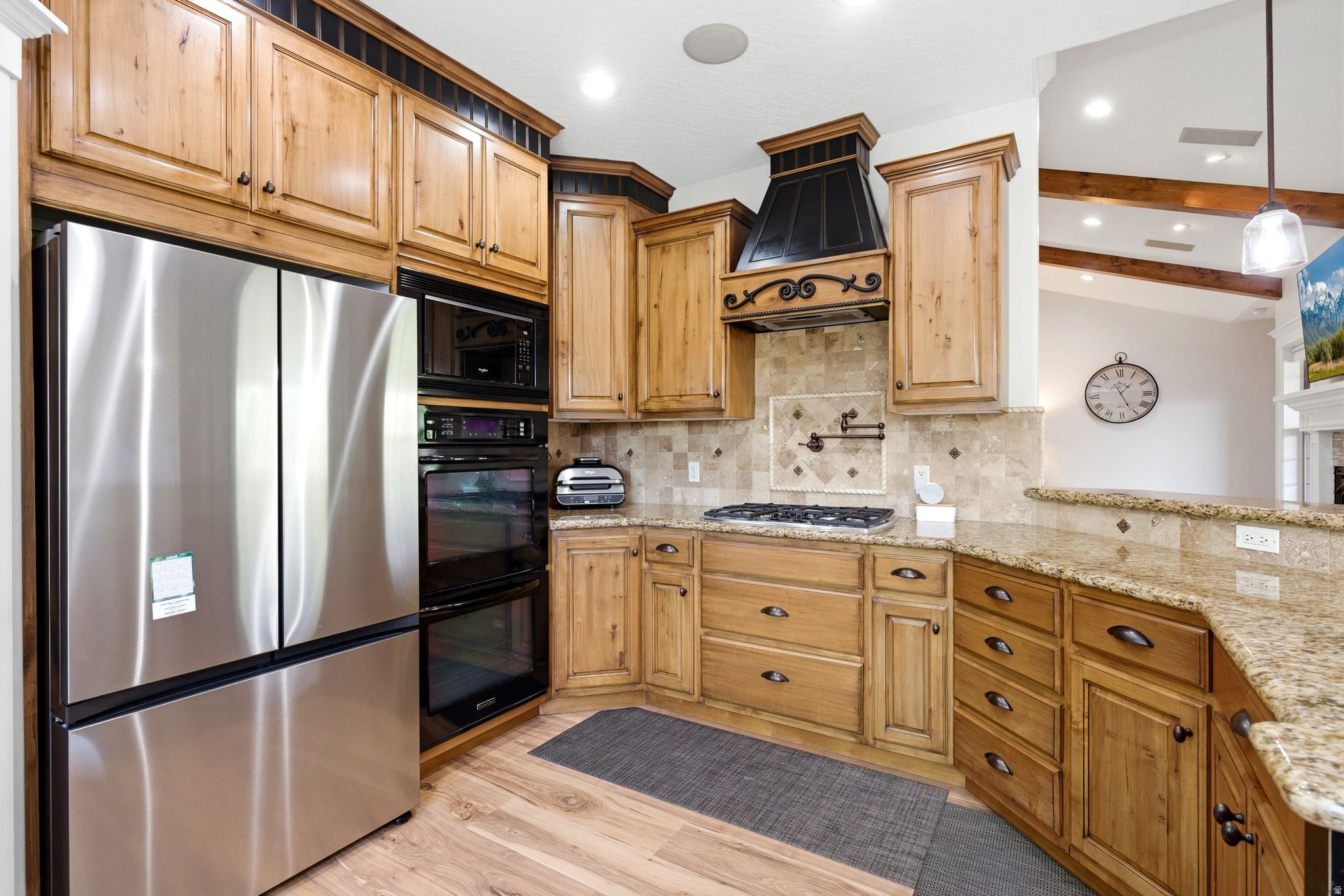 main property photo 14