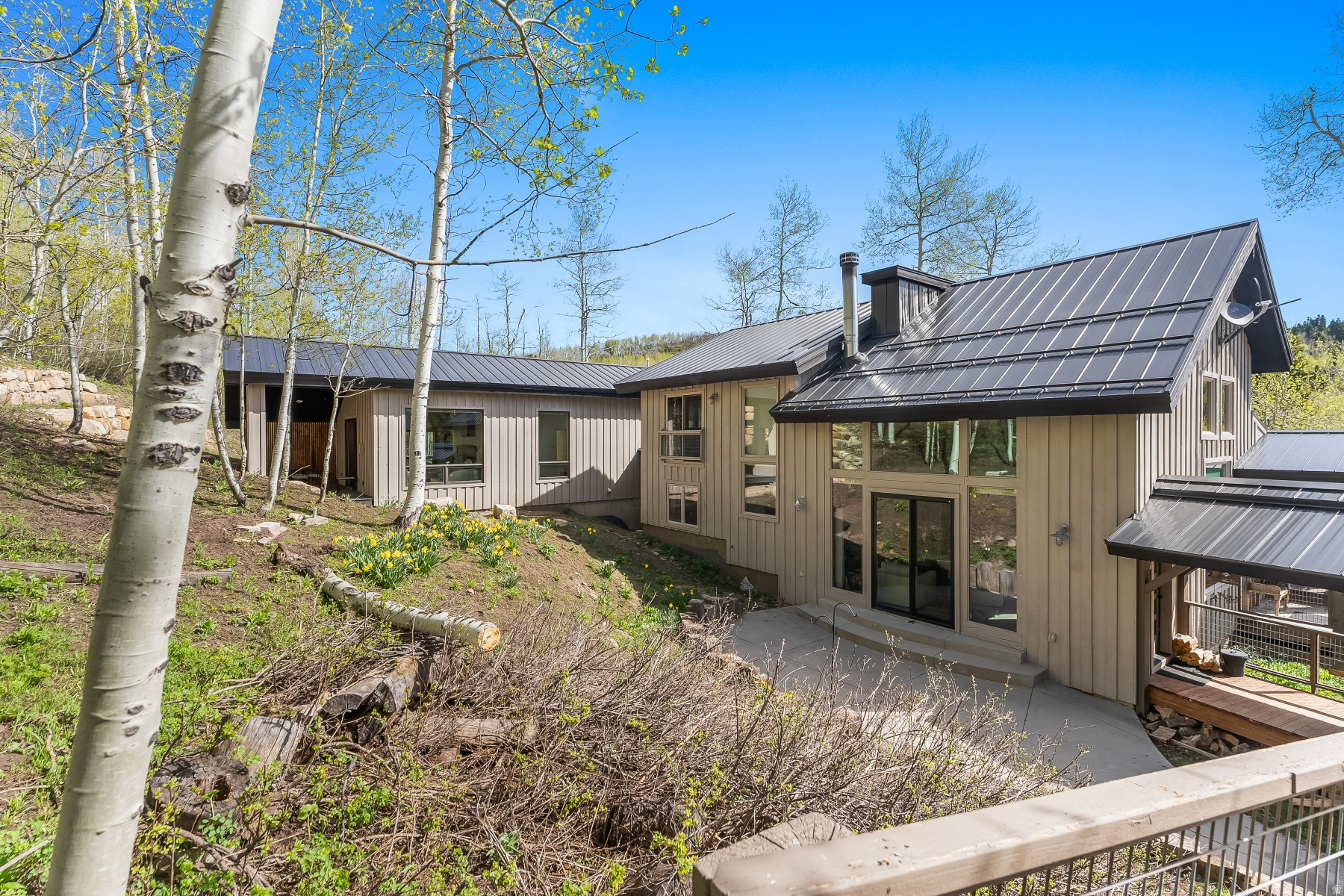 main property photo 50