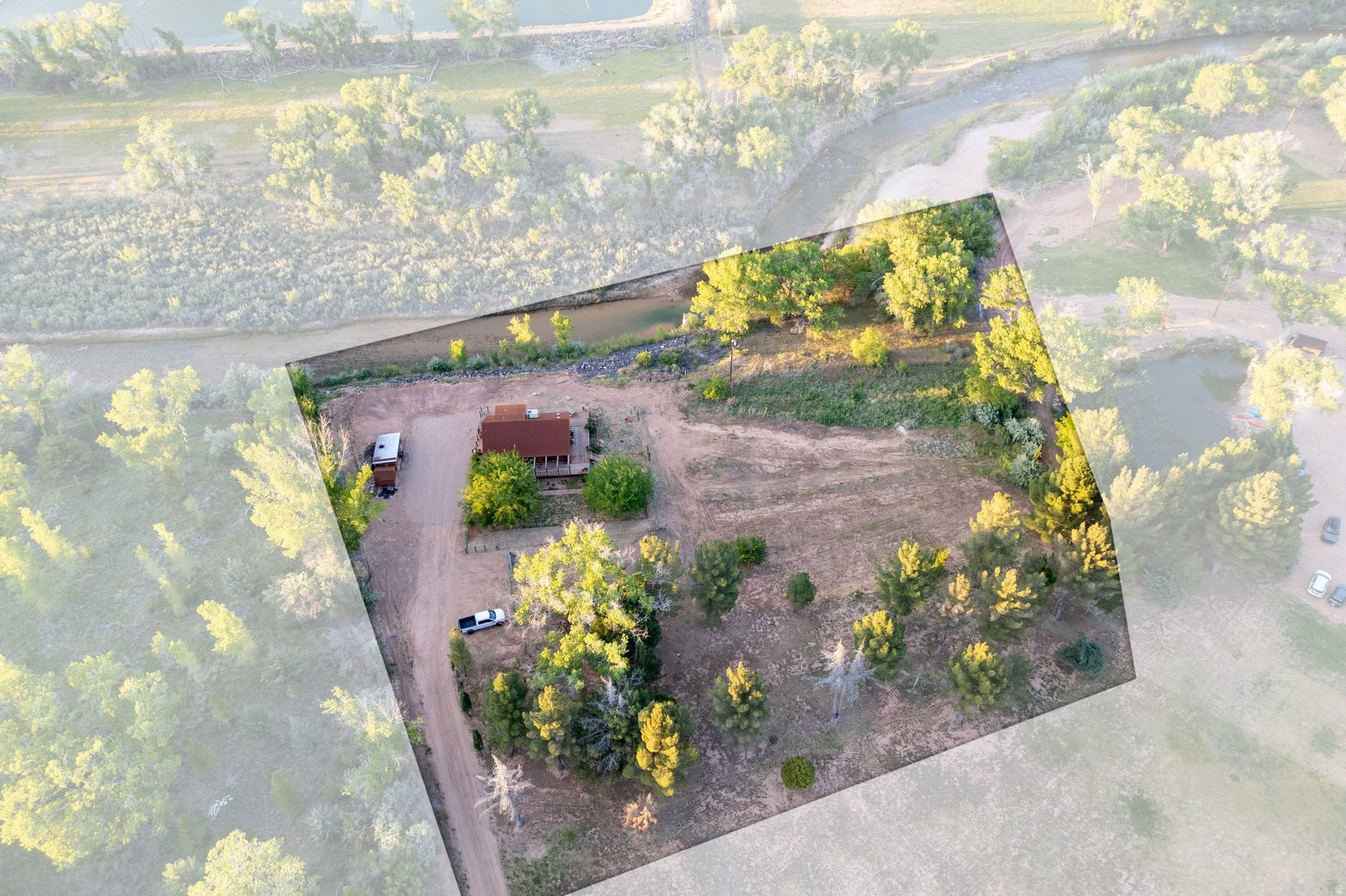 main property photo 33