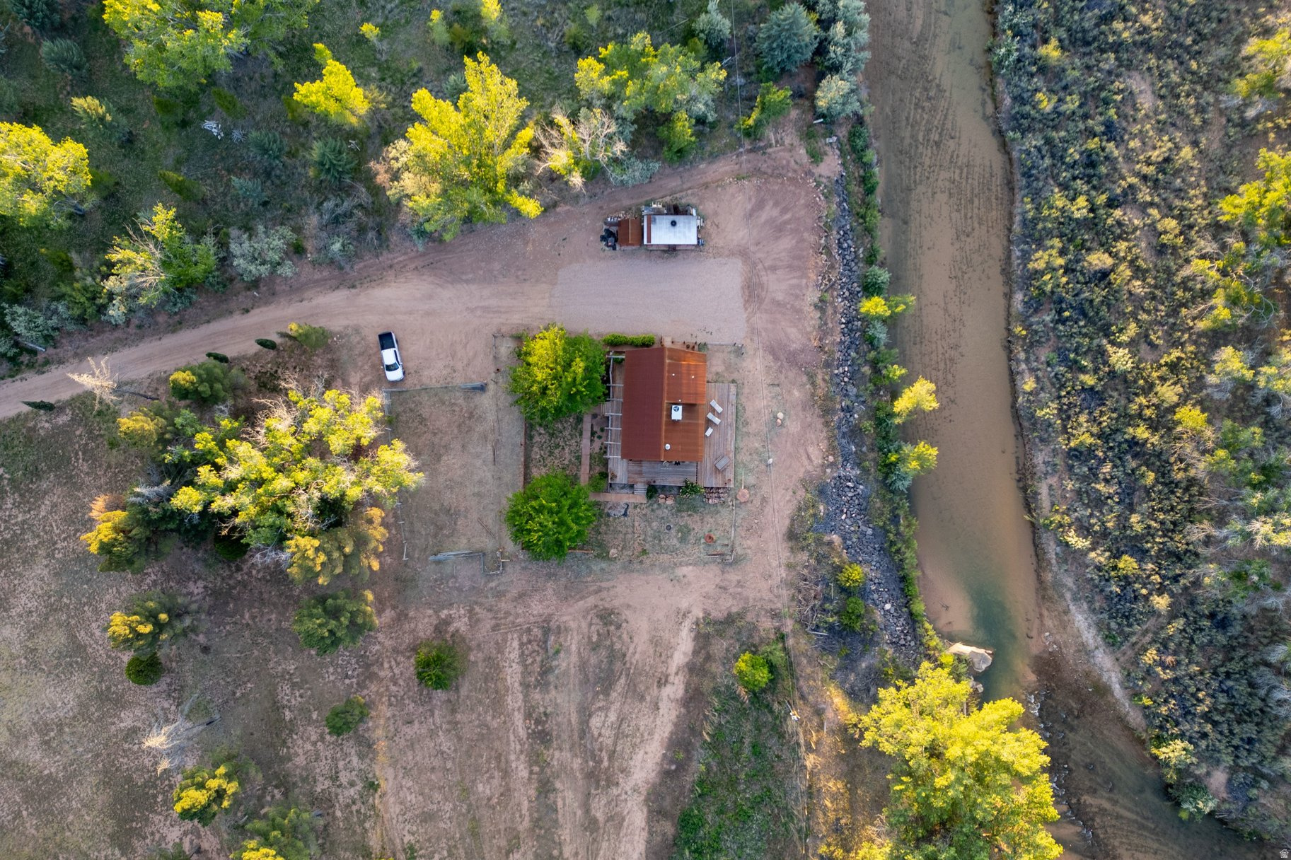 main property photo 41