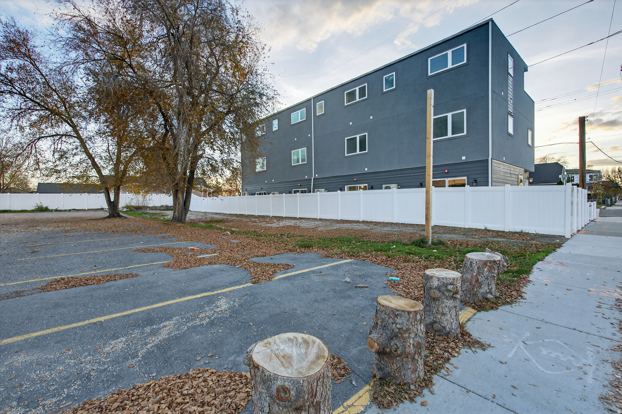 main property photo 11