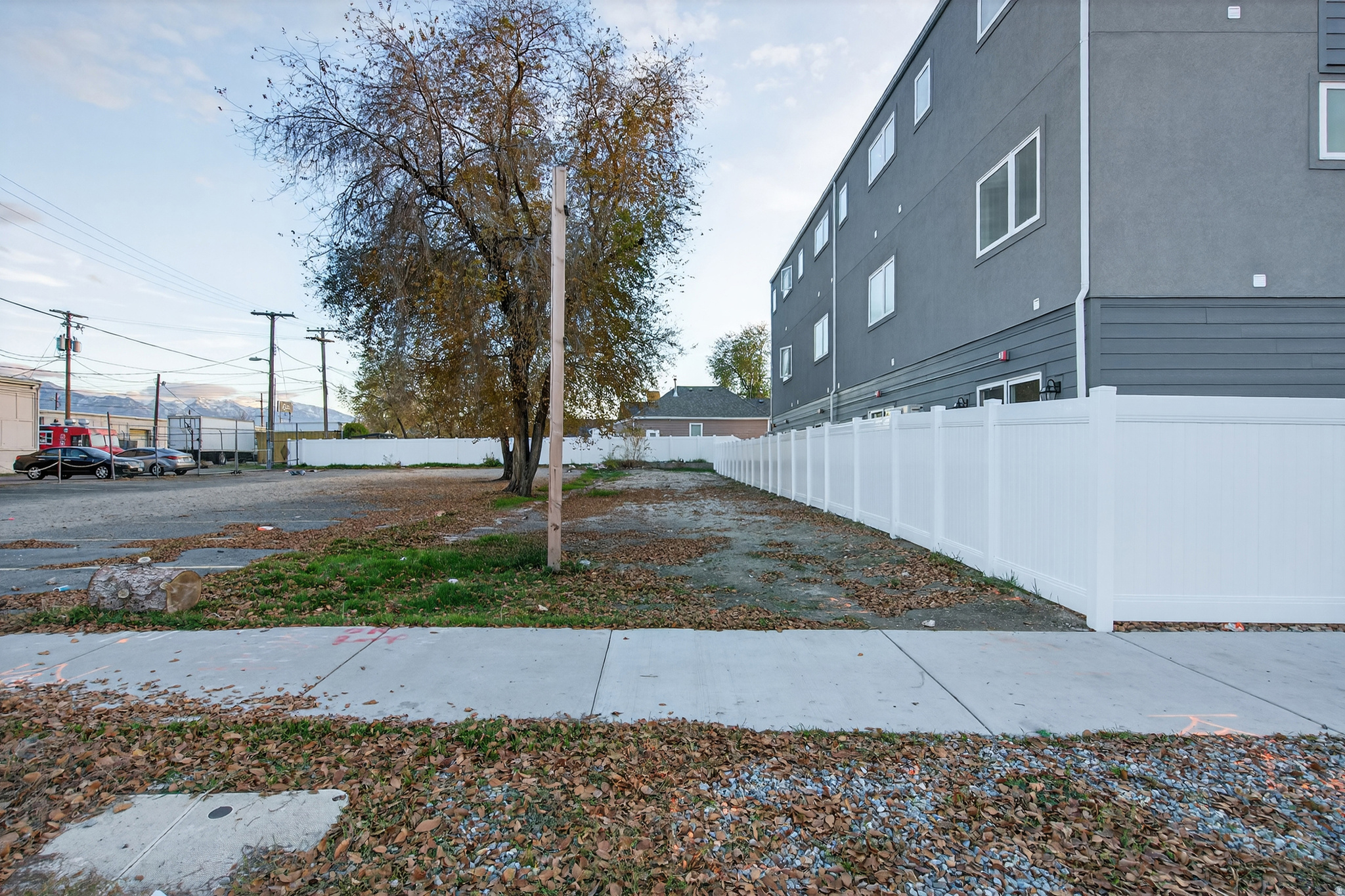 main property photo 12