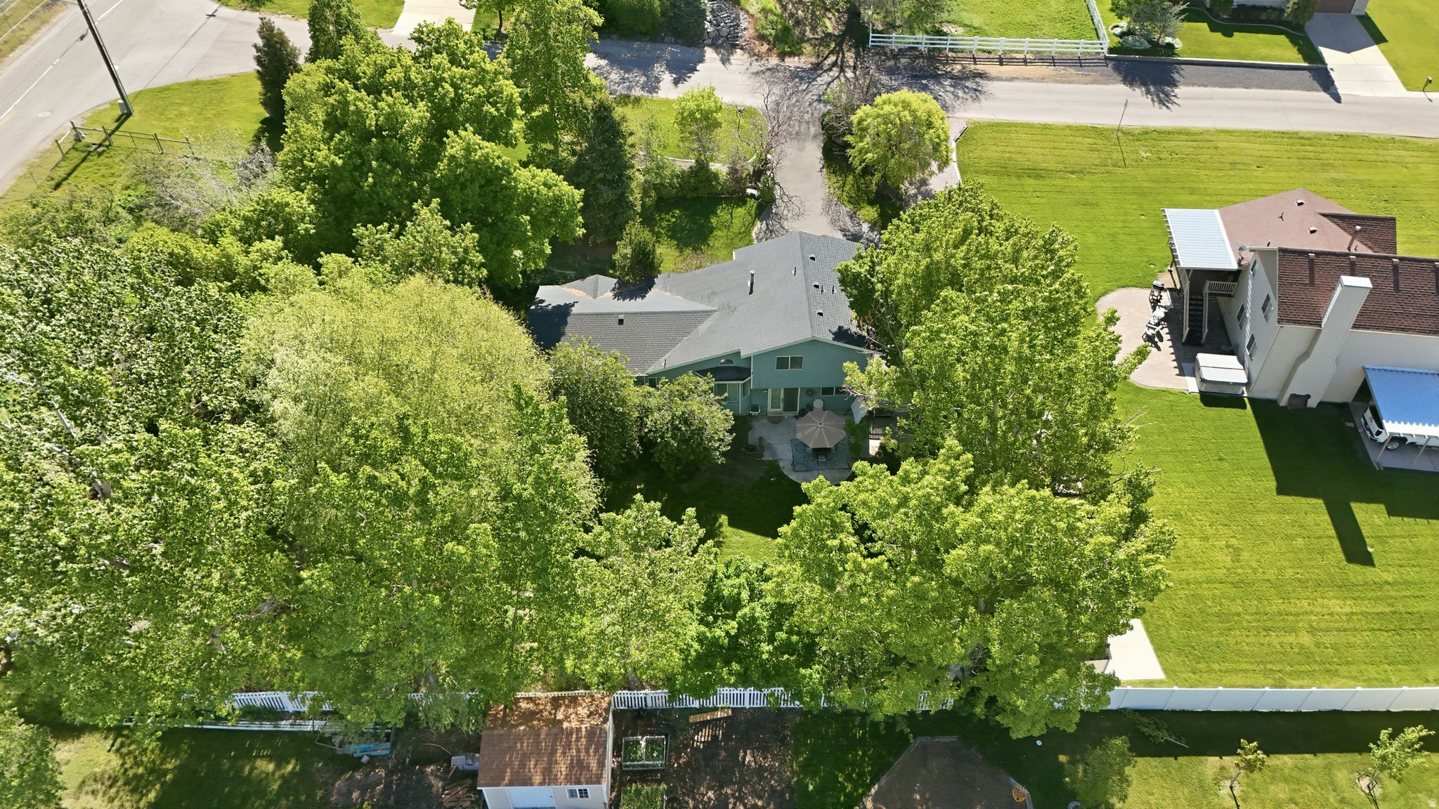 main property photo 40