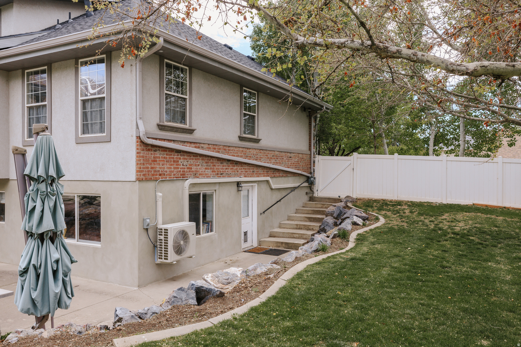 main property photo 78