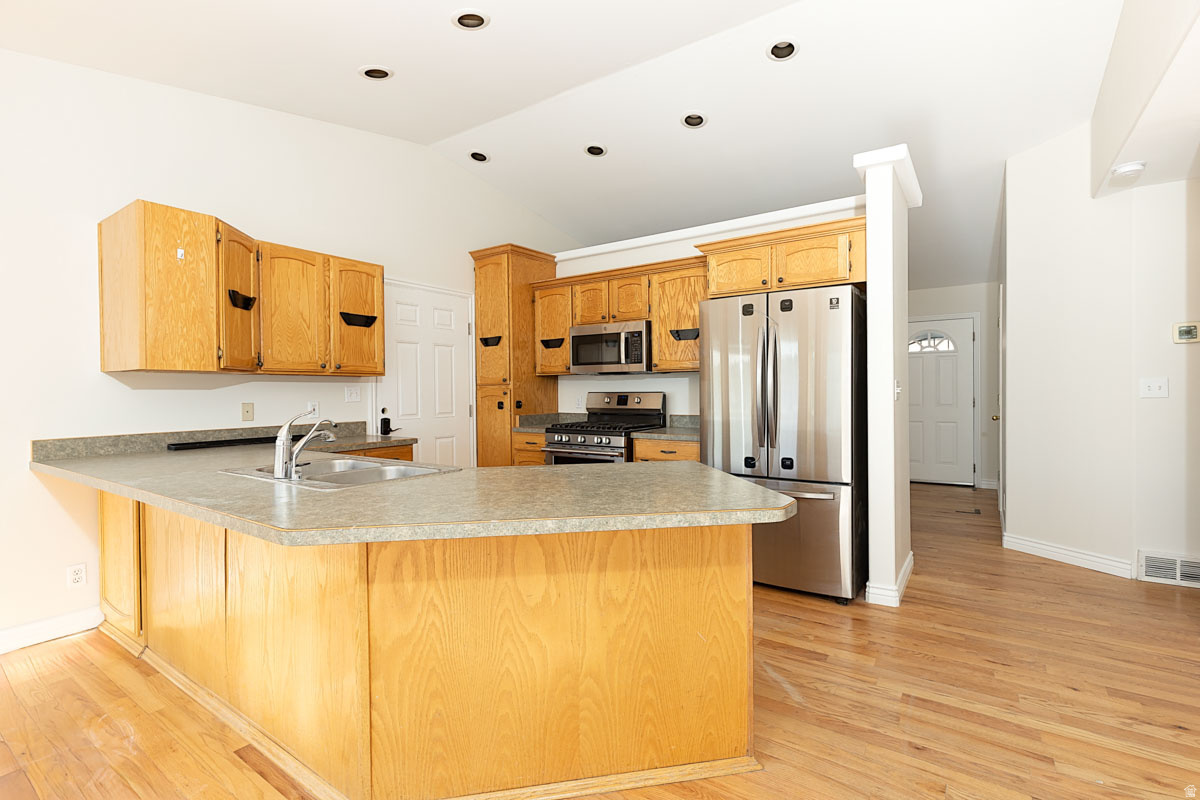main property photo 8
