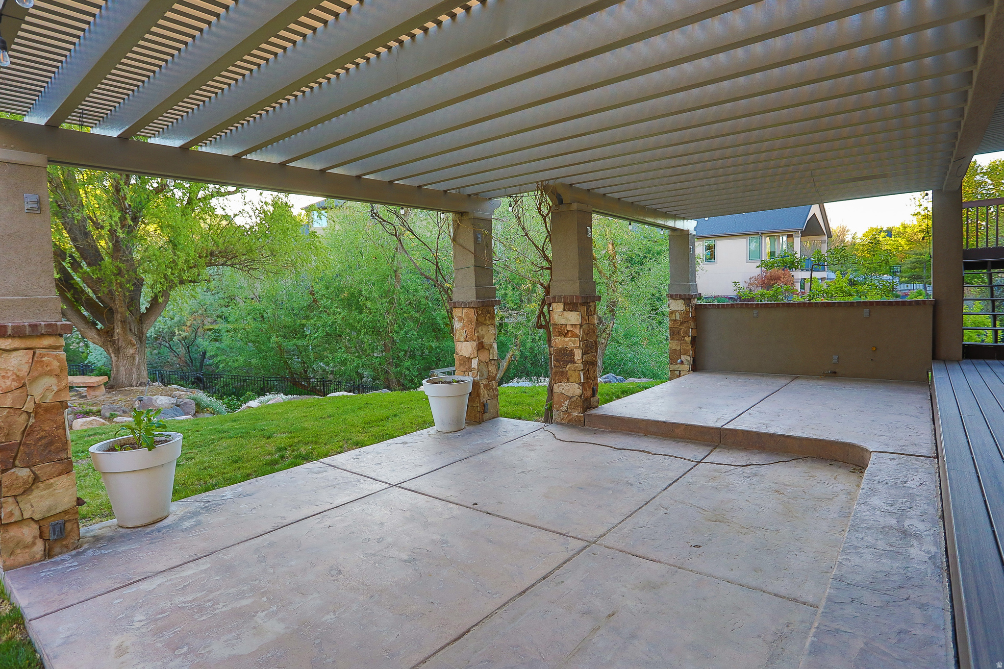 main property photo 34