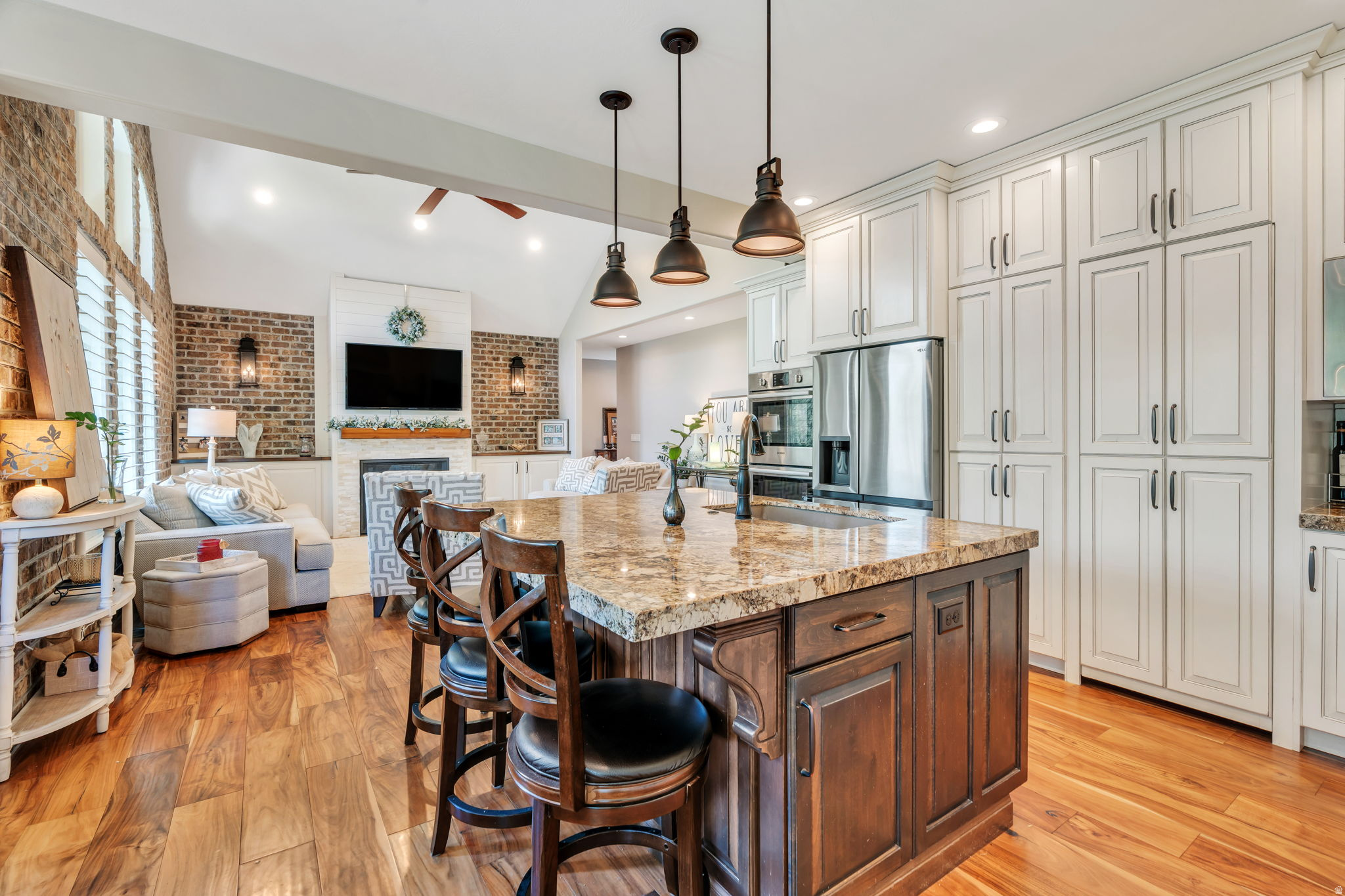 main property photo 16