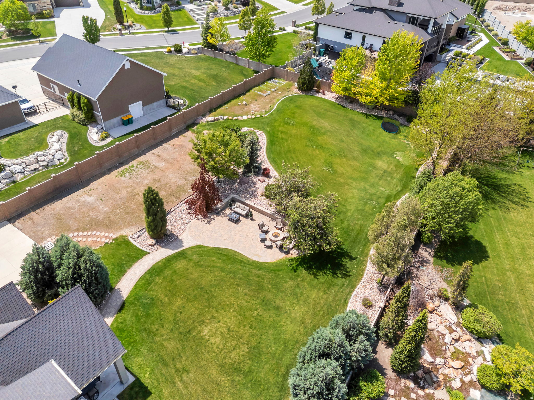 main property photo 70