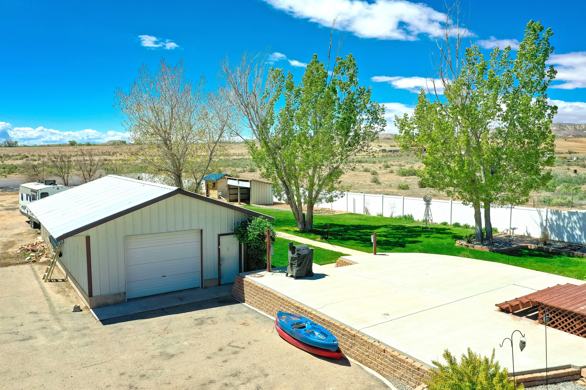 main property photo 32
