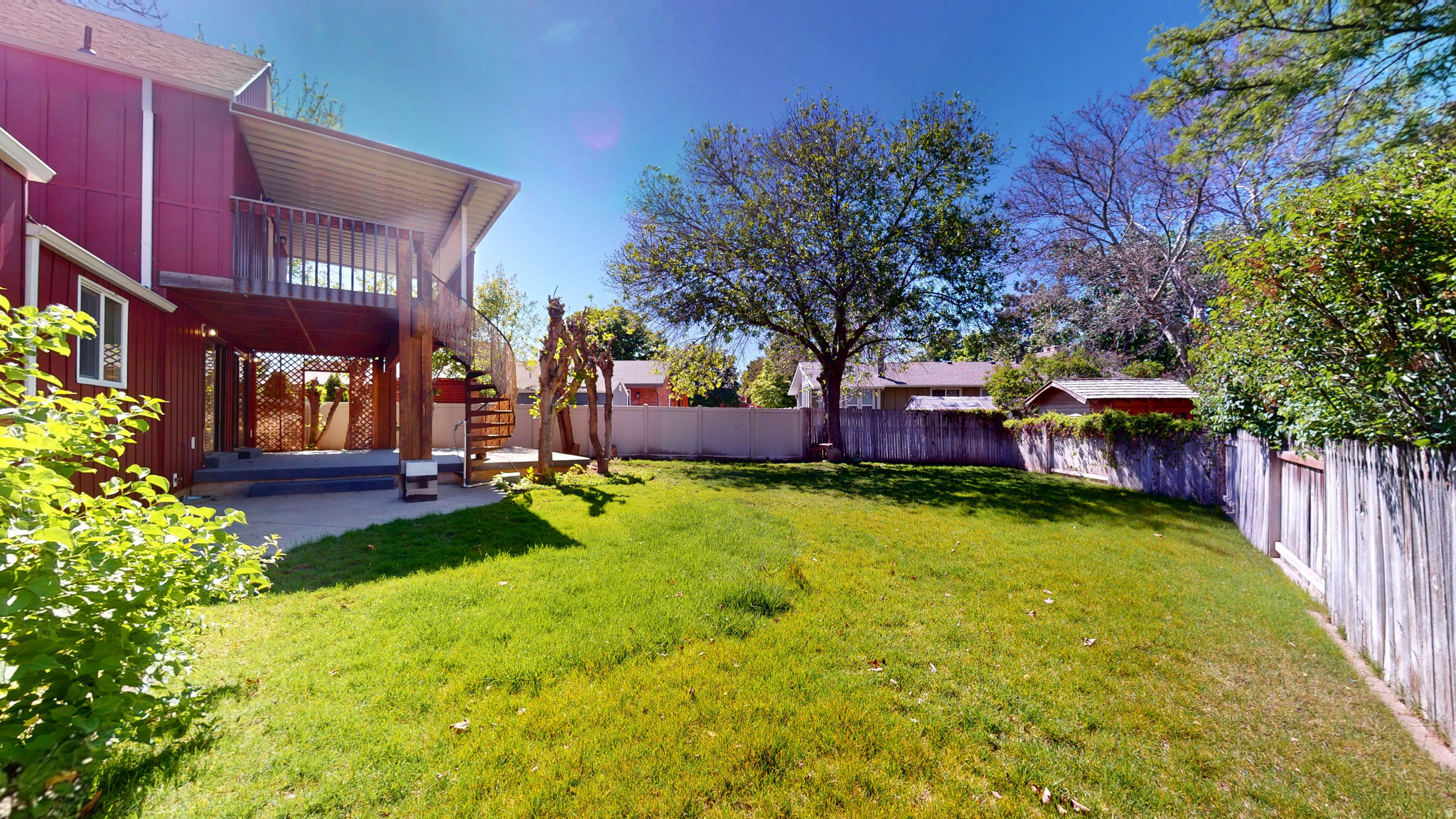 main property photo 25