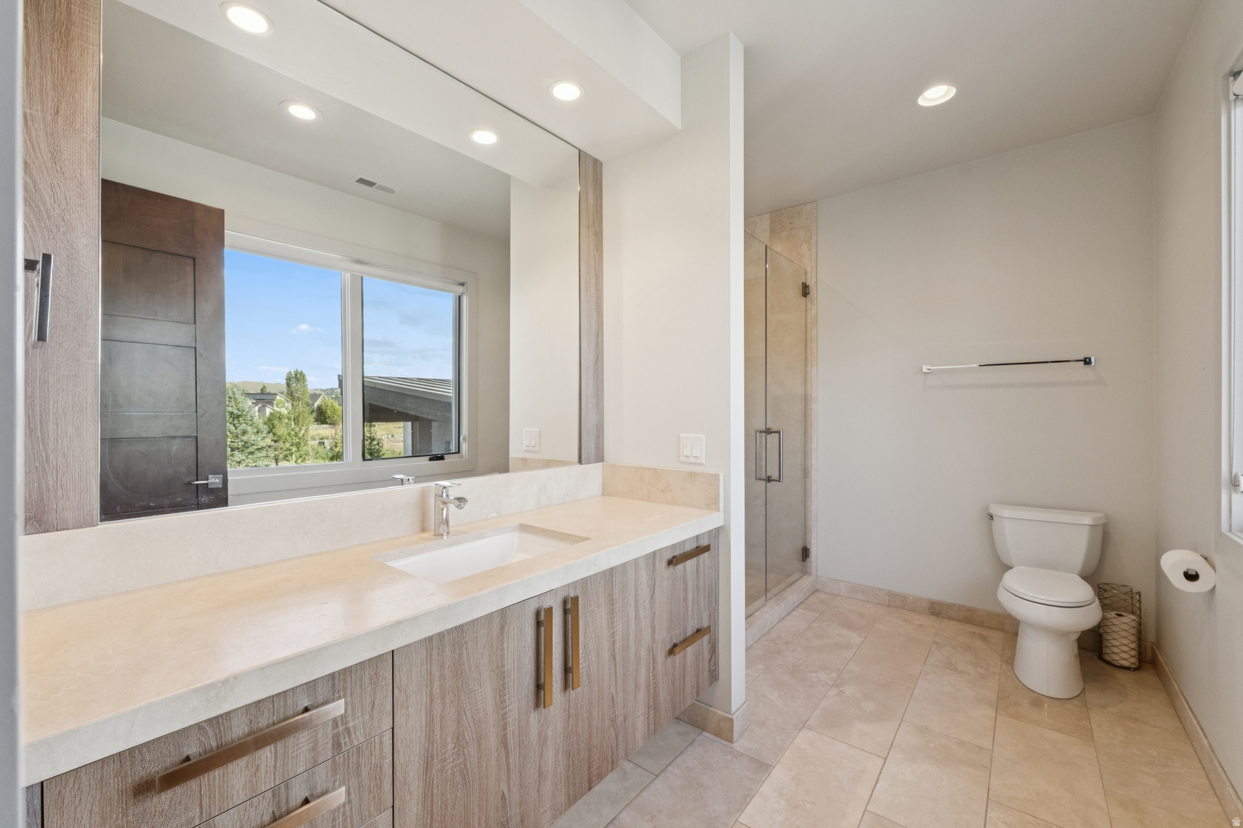 main property photo 65