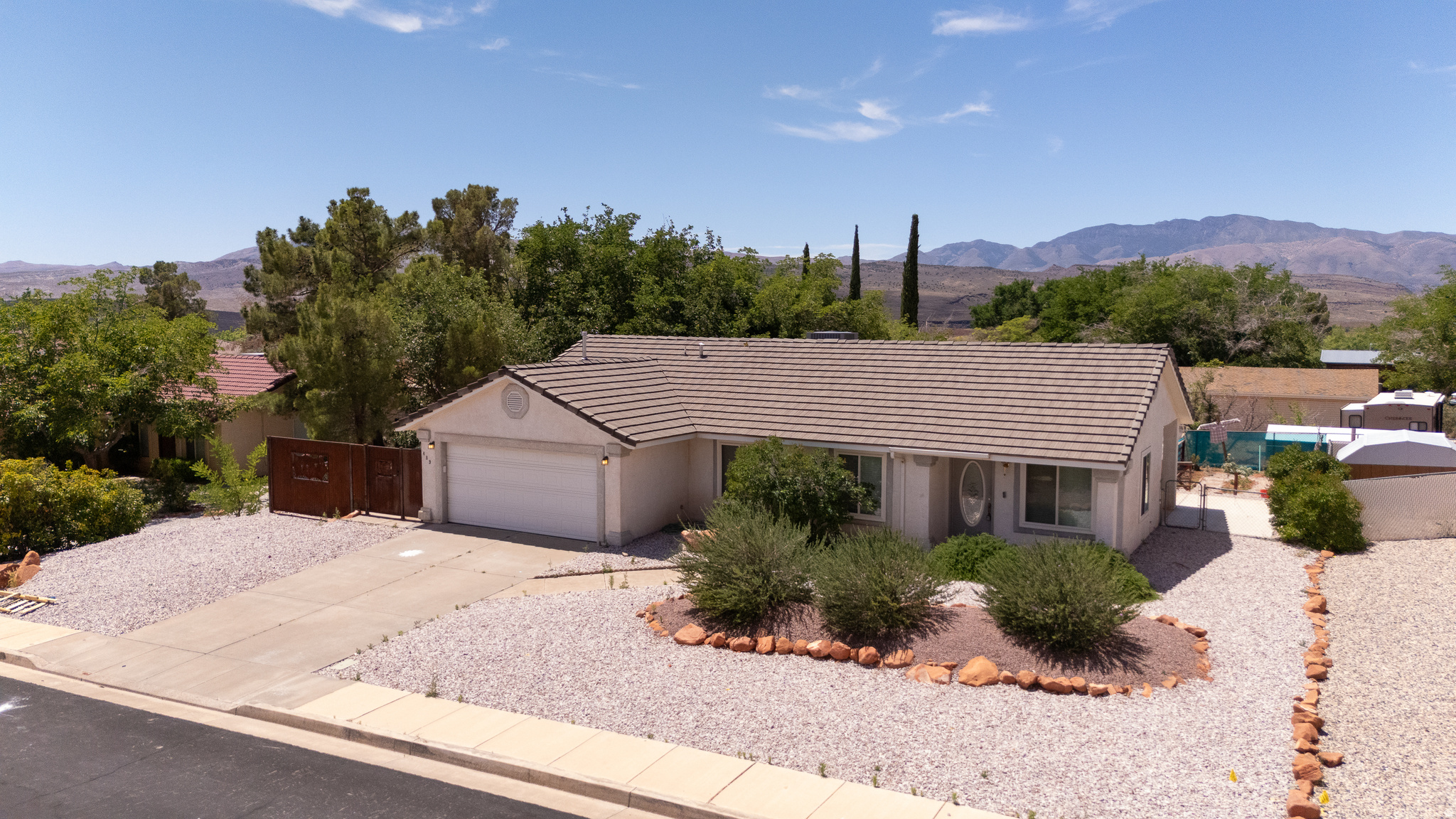 main property photo 23