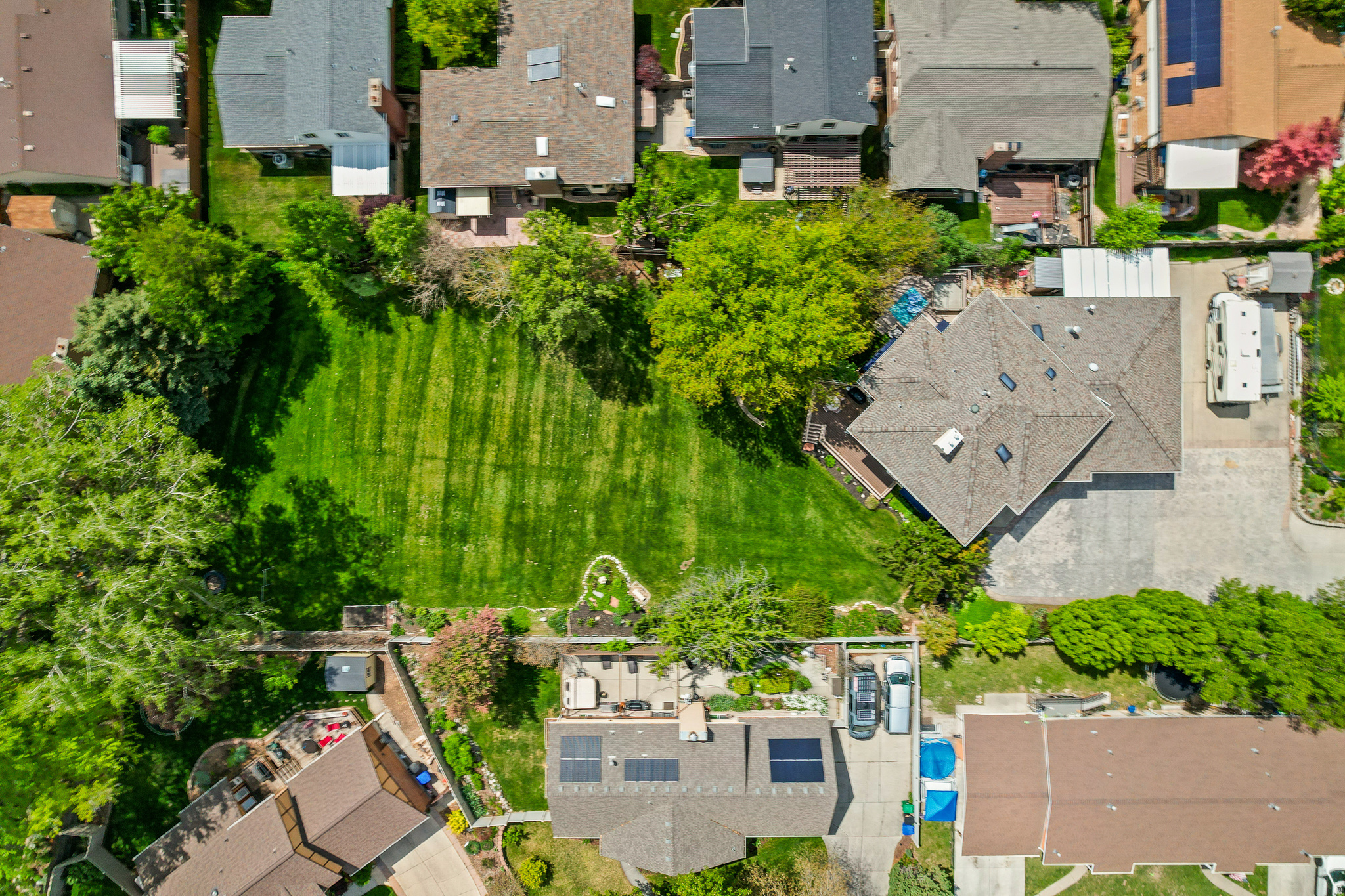 main property photo 75