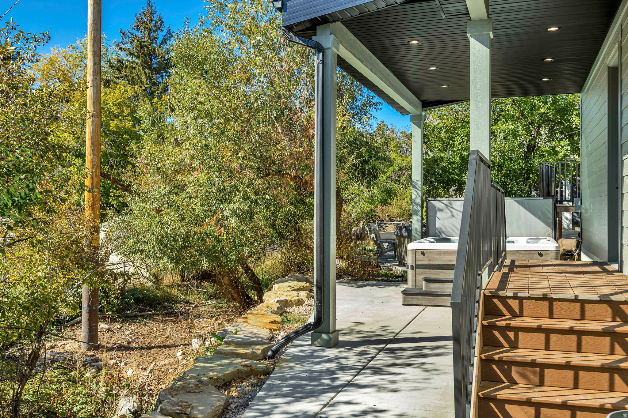 main property photo 35