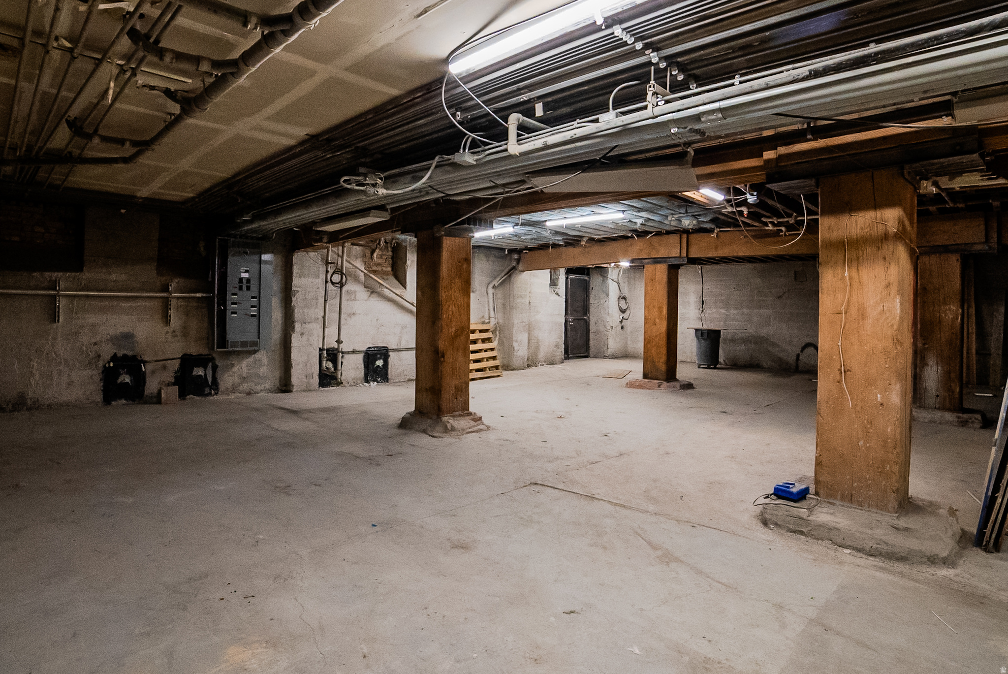 main property photo 20
