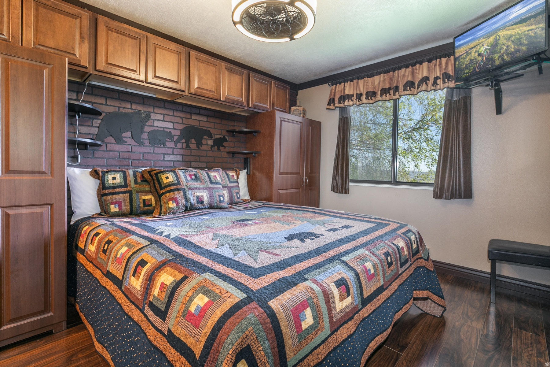 main property photo 7