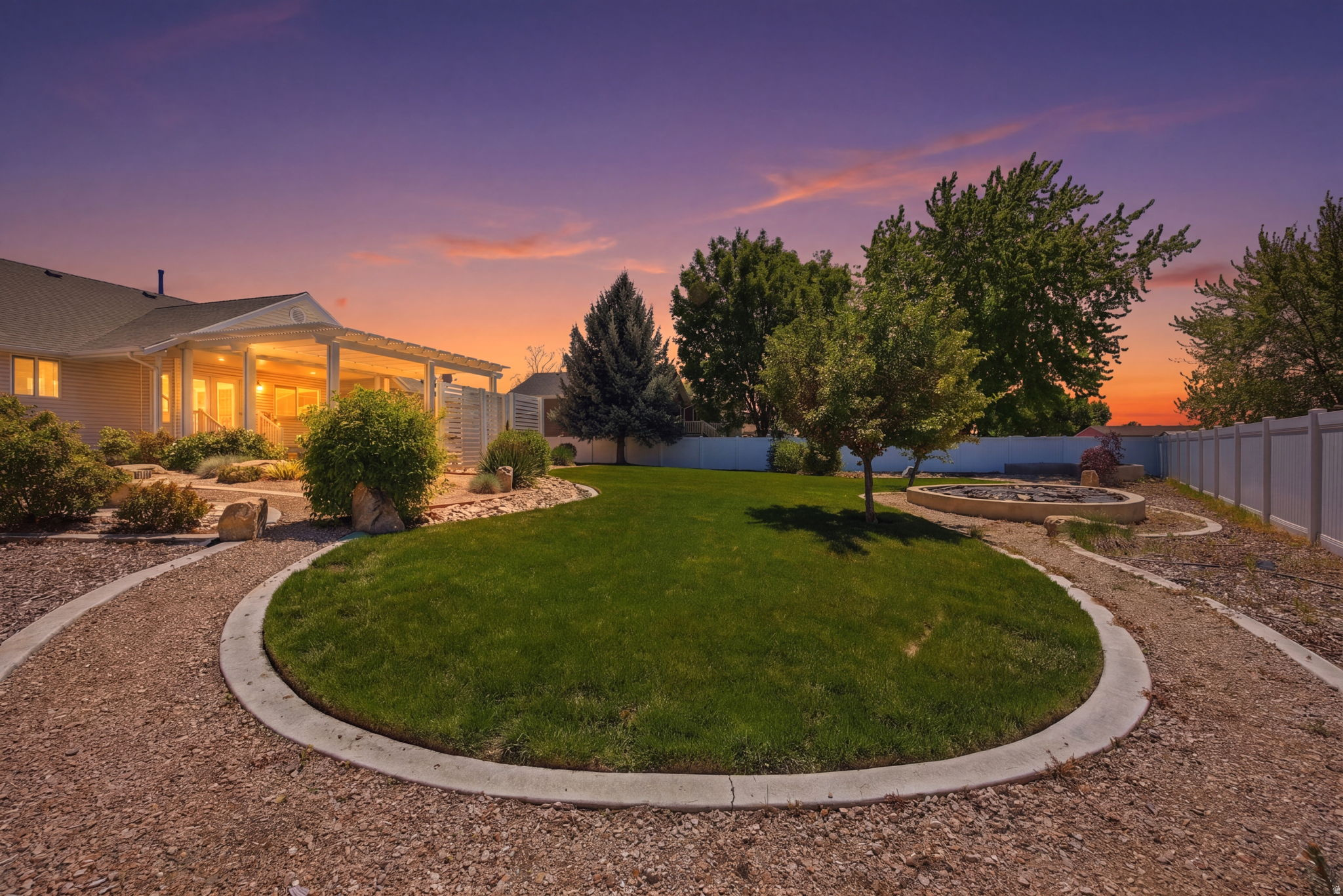 main property photo 40