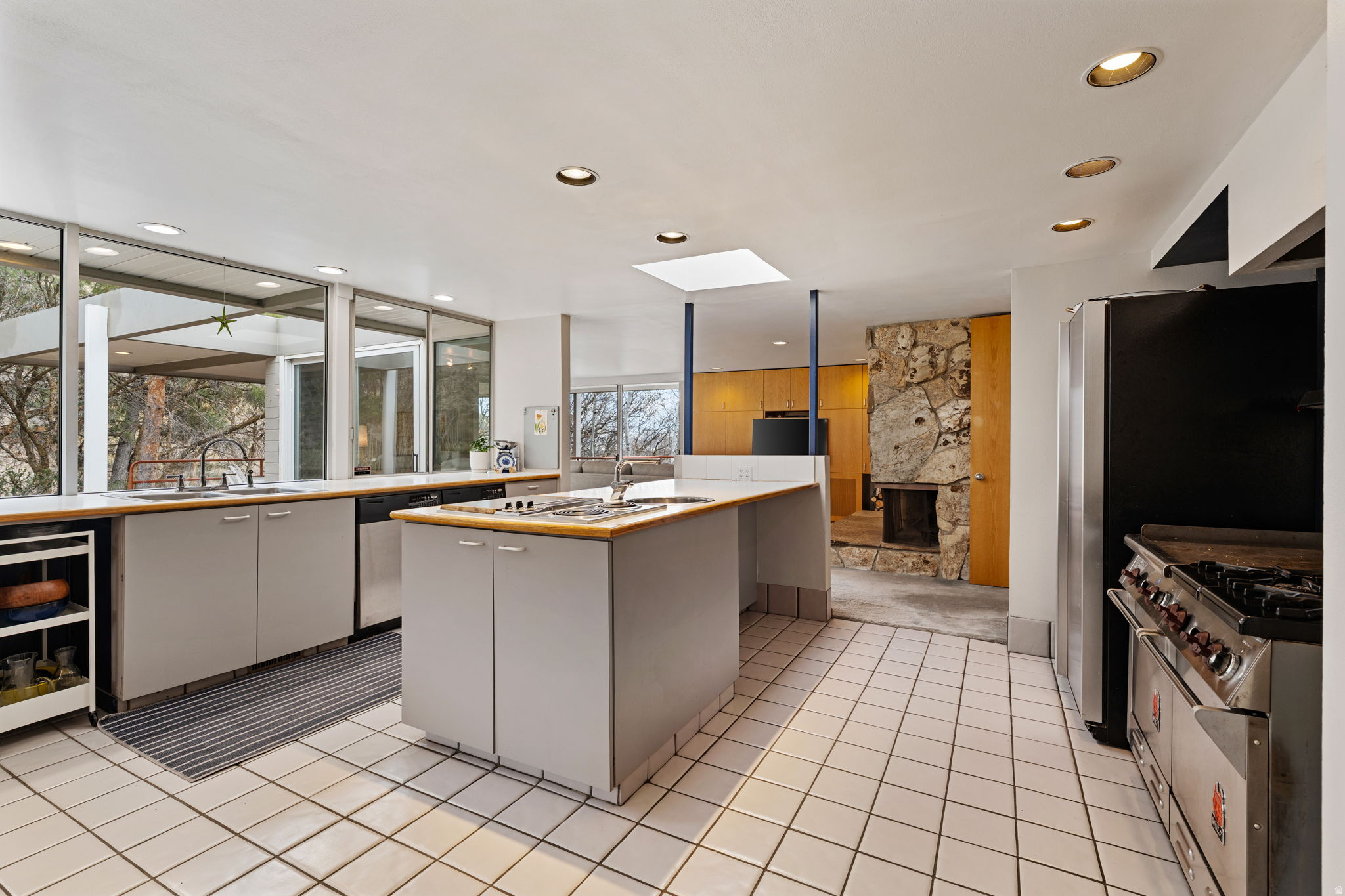 main property photo 44