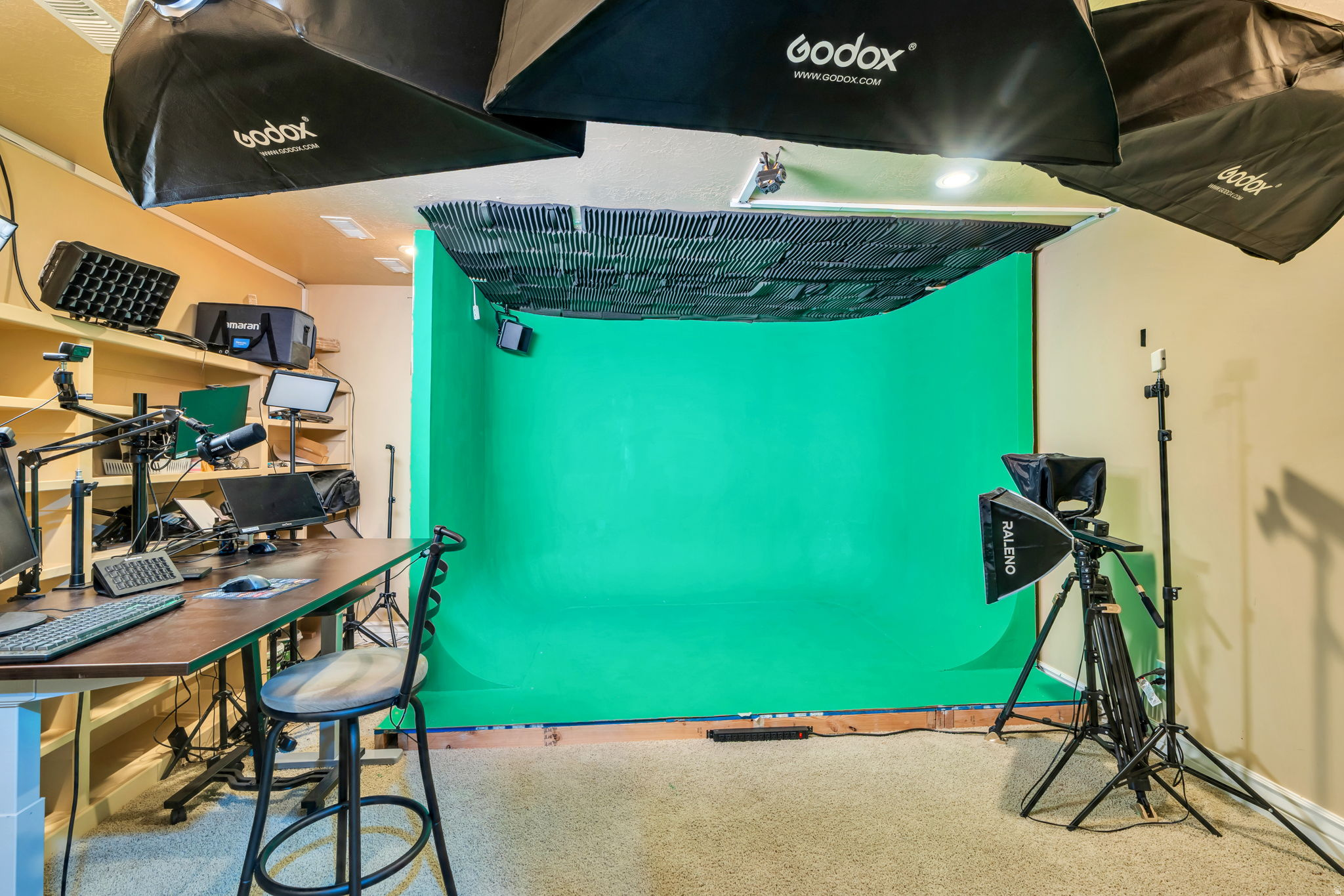 main property photo 15