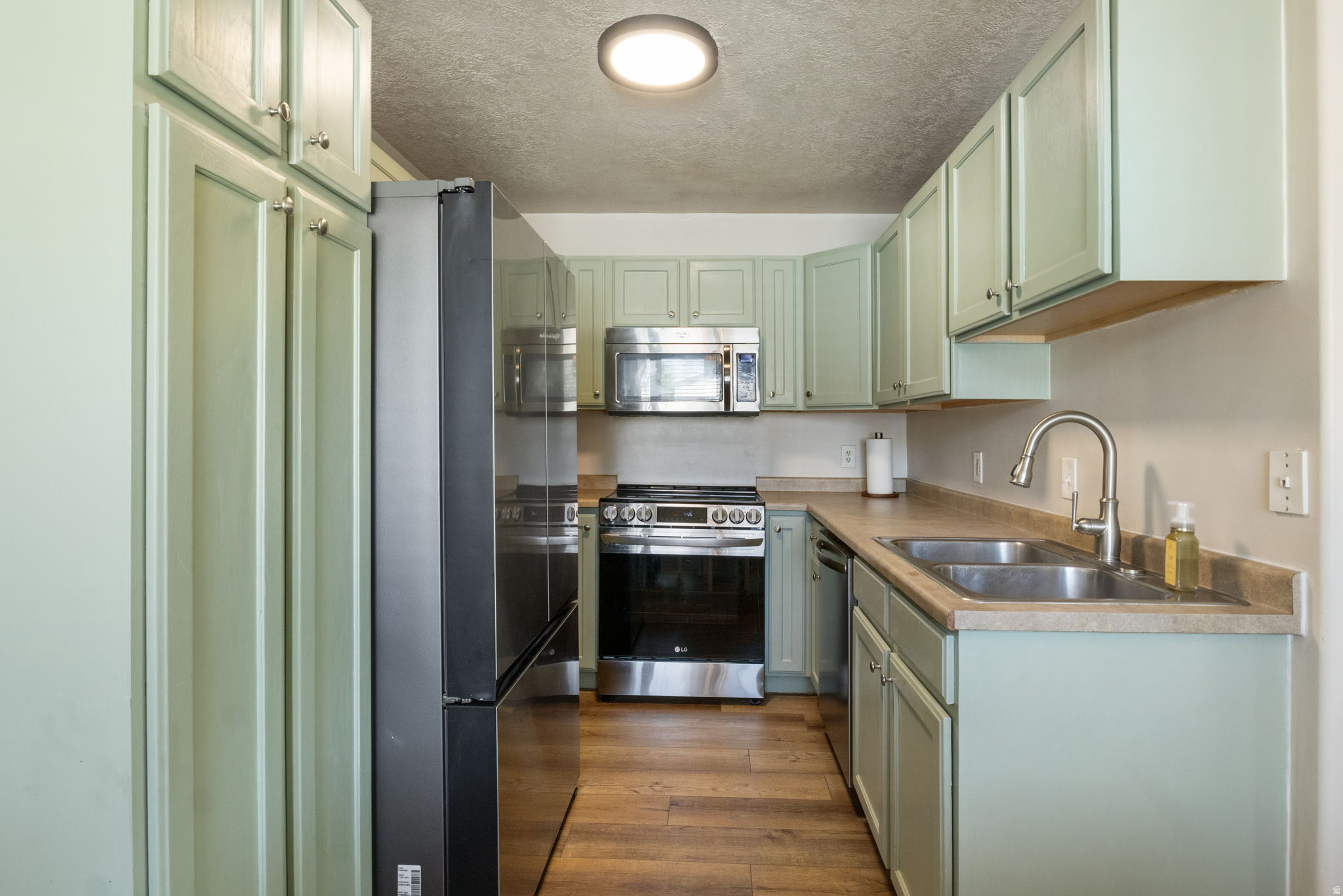 main property photo 10