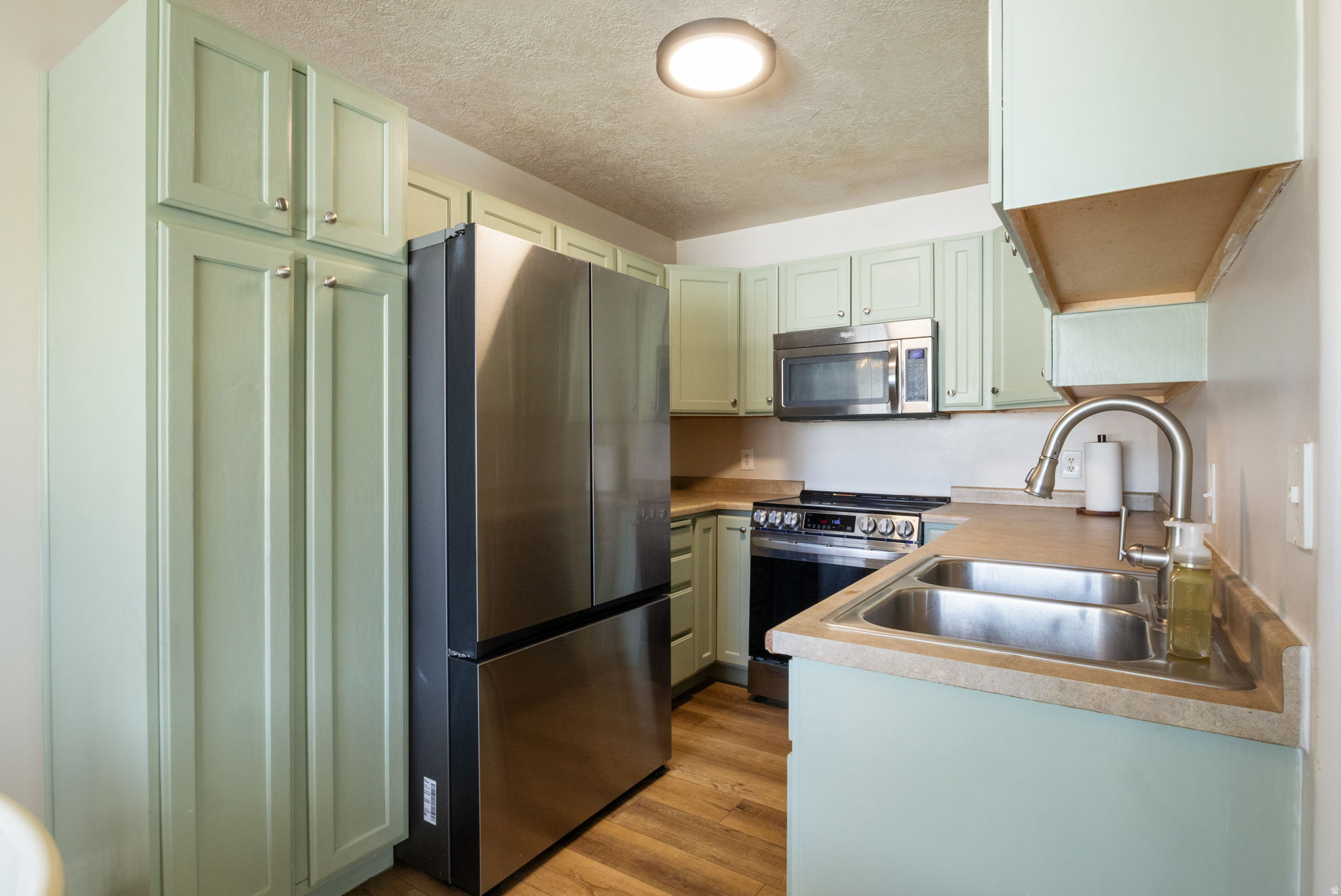 main property photo 9