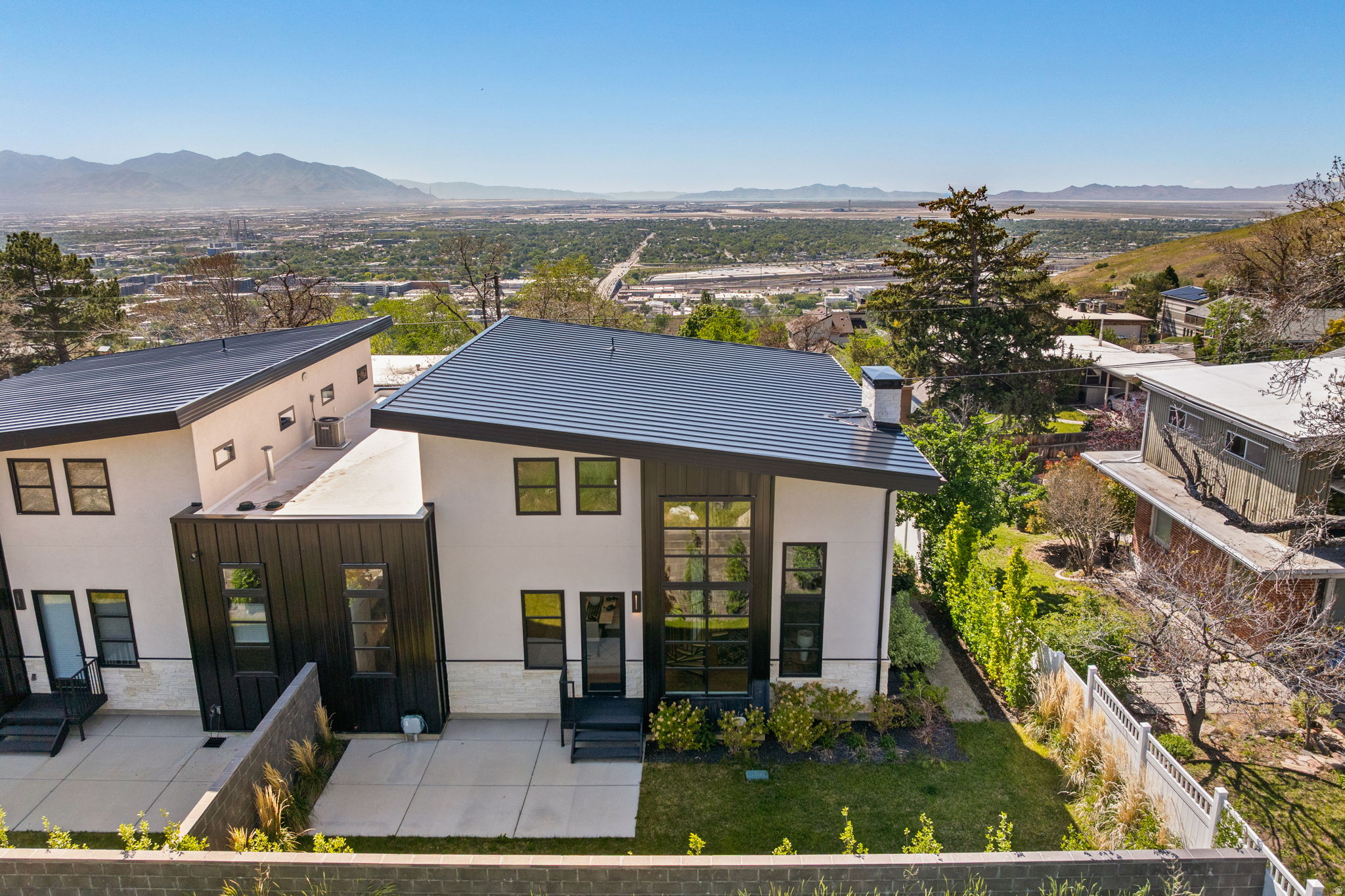 main property photo 45