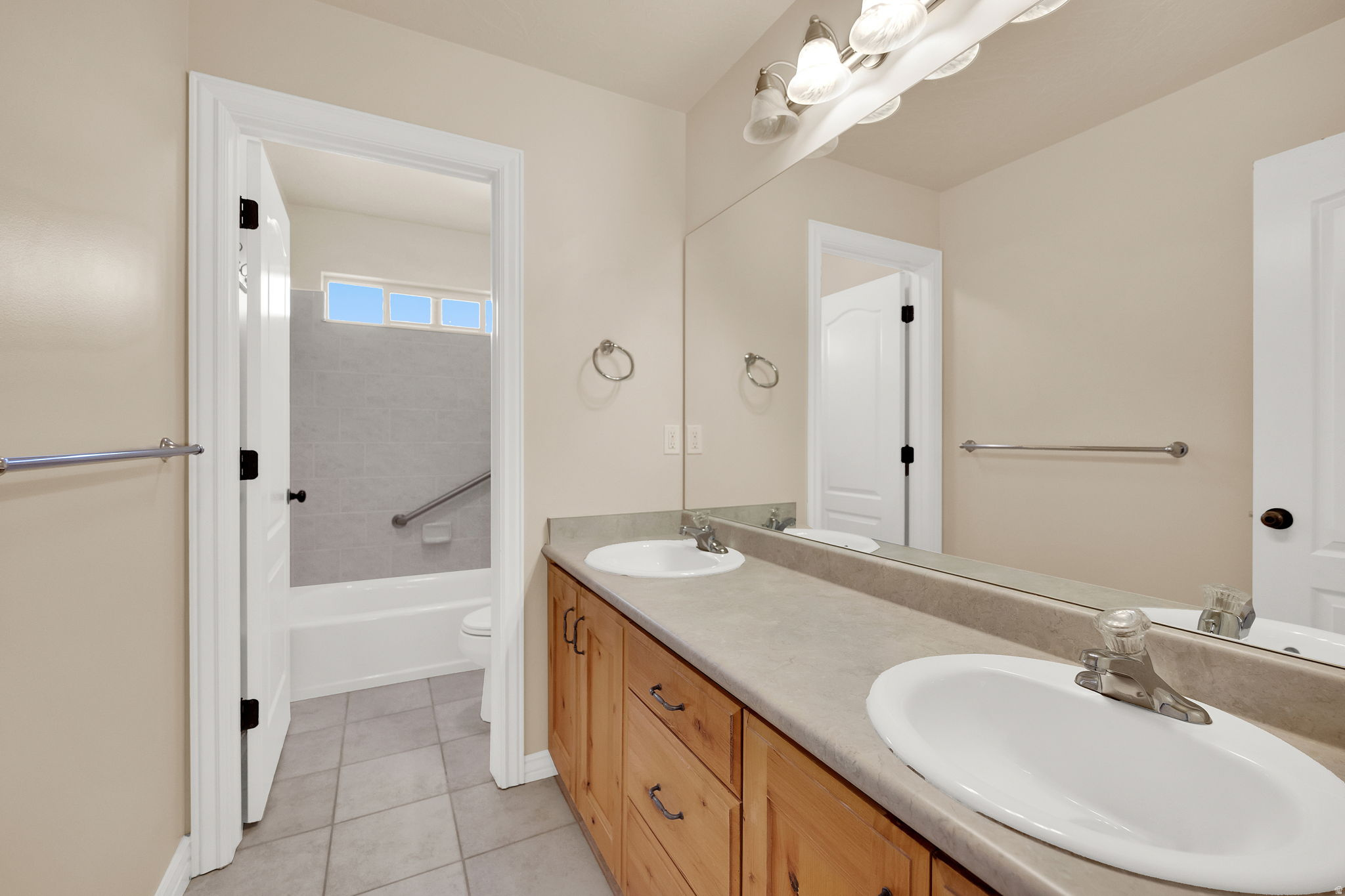 main property photo 25