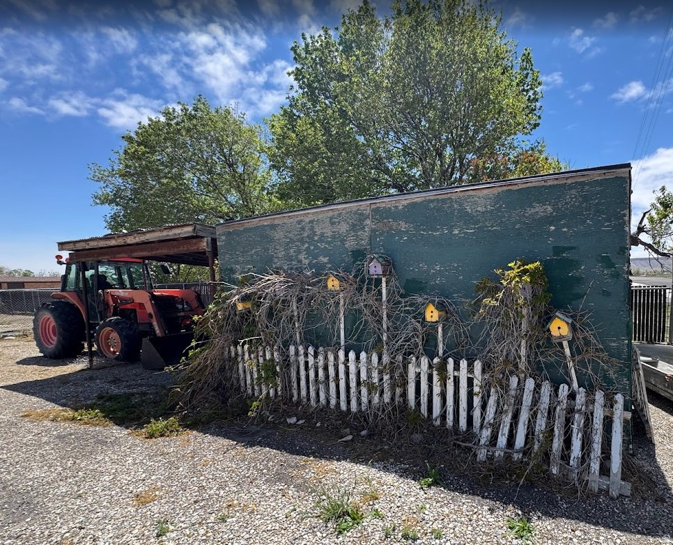 main property photo 32