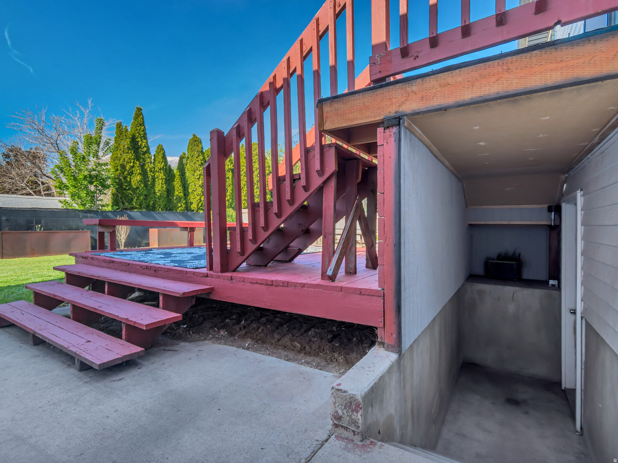 main property photo 28