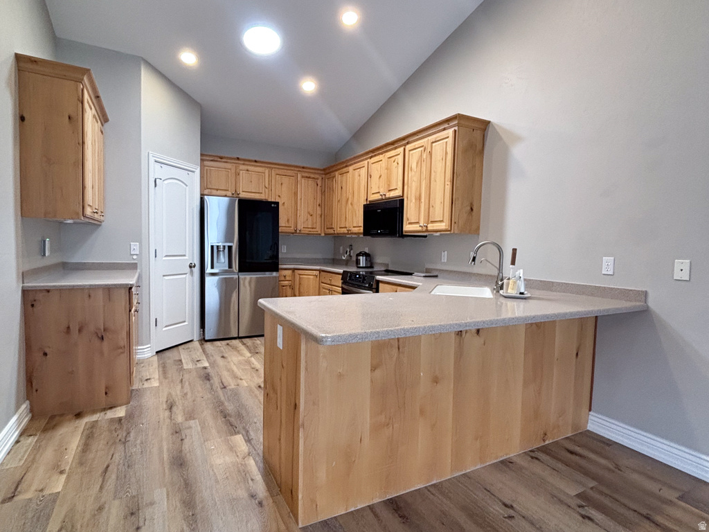 main property photo 9