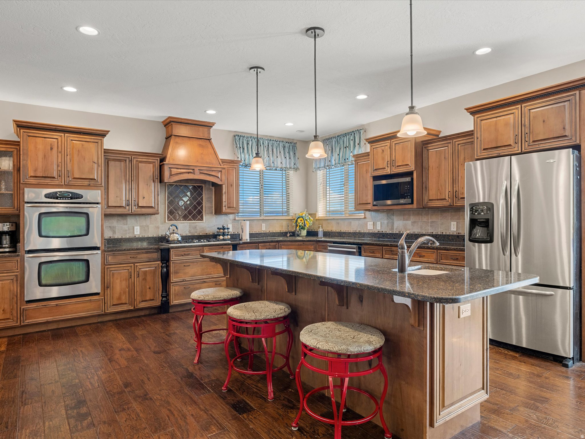 main property photo 8